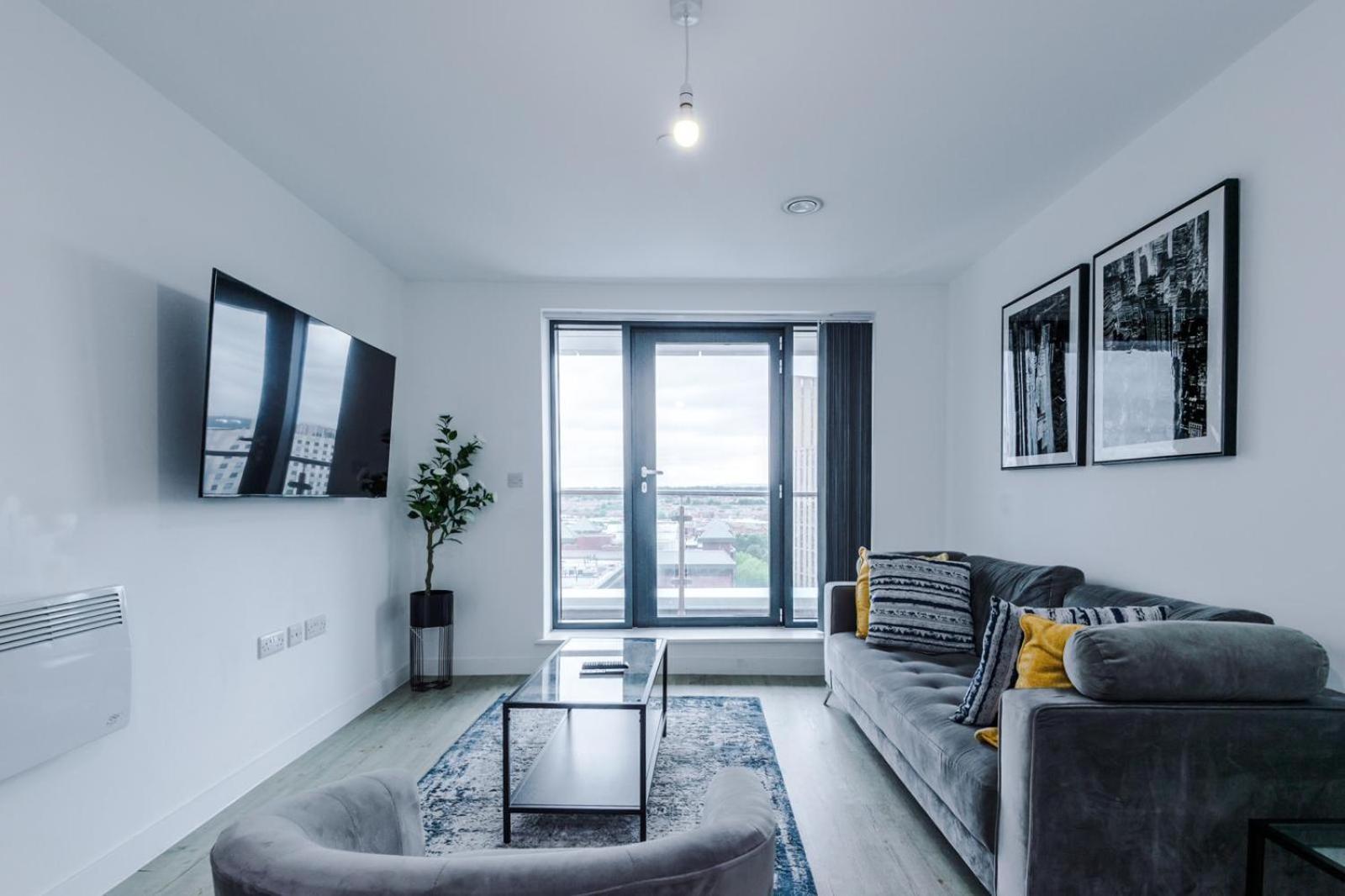 Centre - Luxury Two Bedroom *