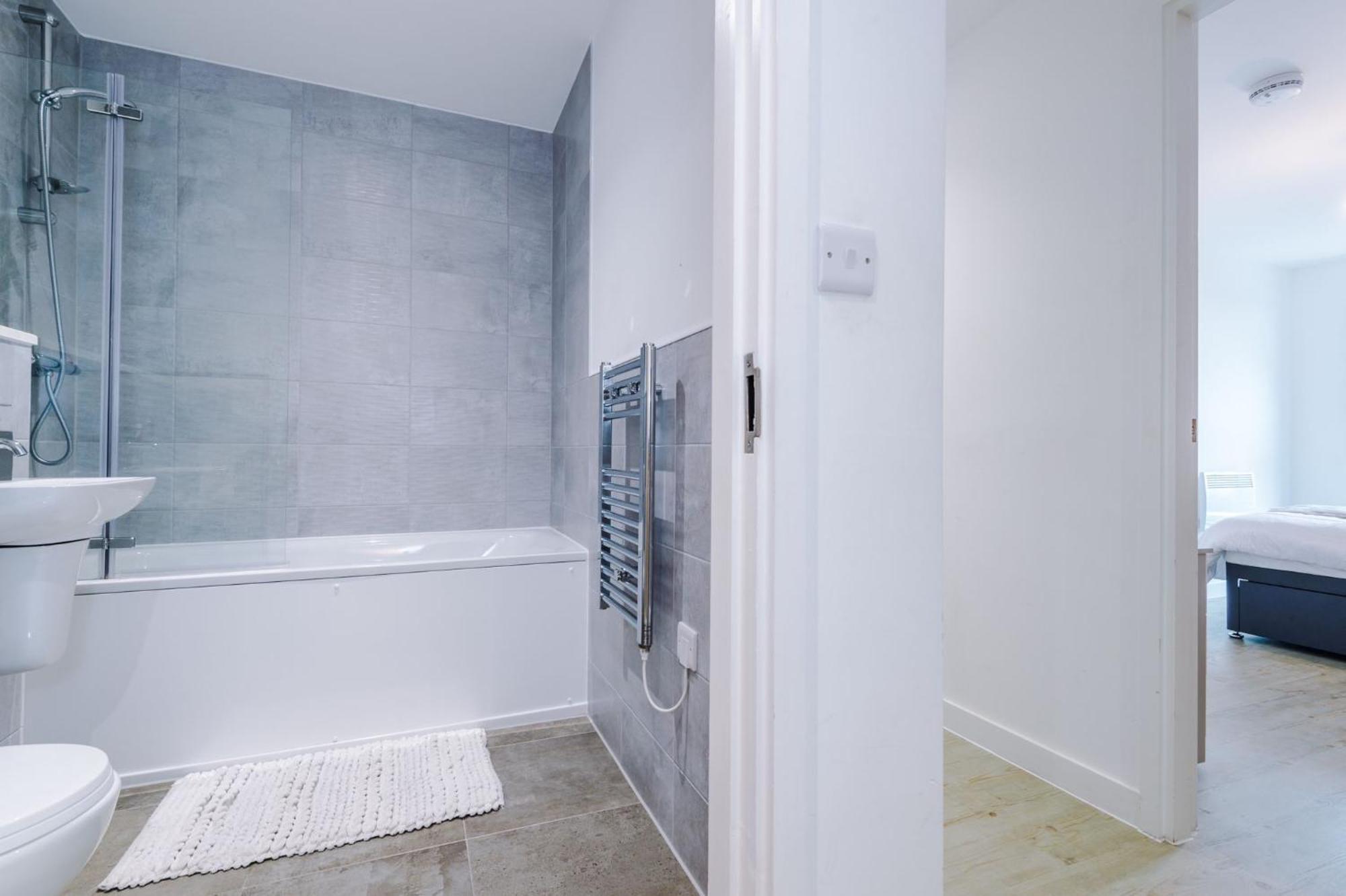 Centre - Luxury Two Bedroom *