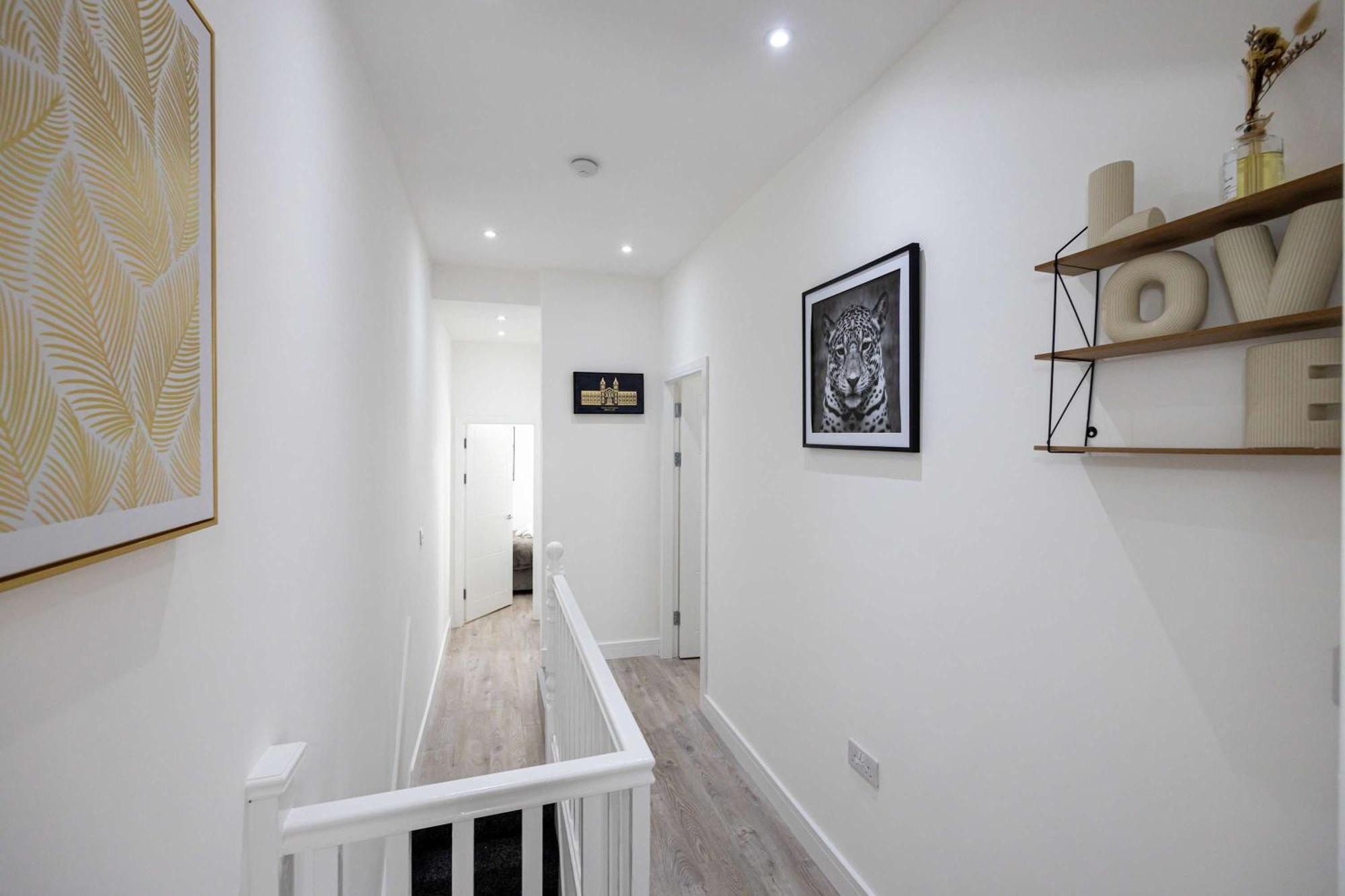 Holiday home Newly Refurbished 4bedroom House Nr Centre