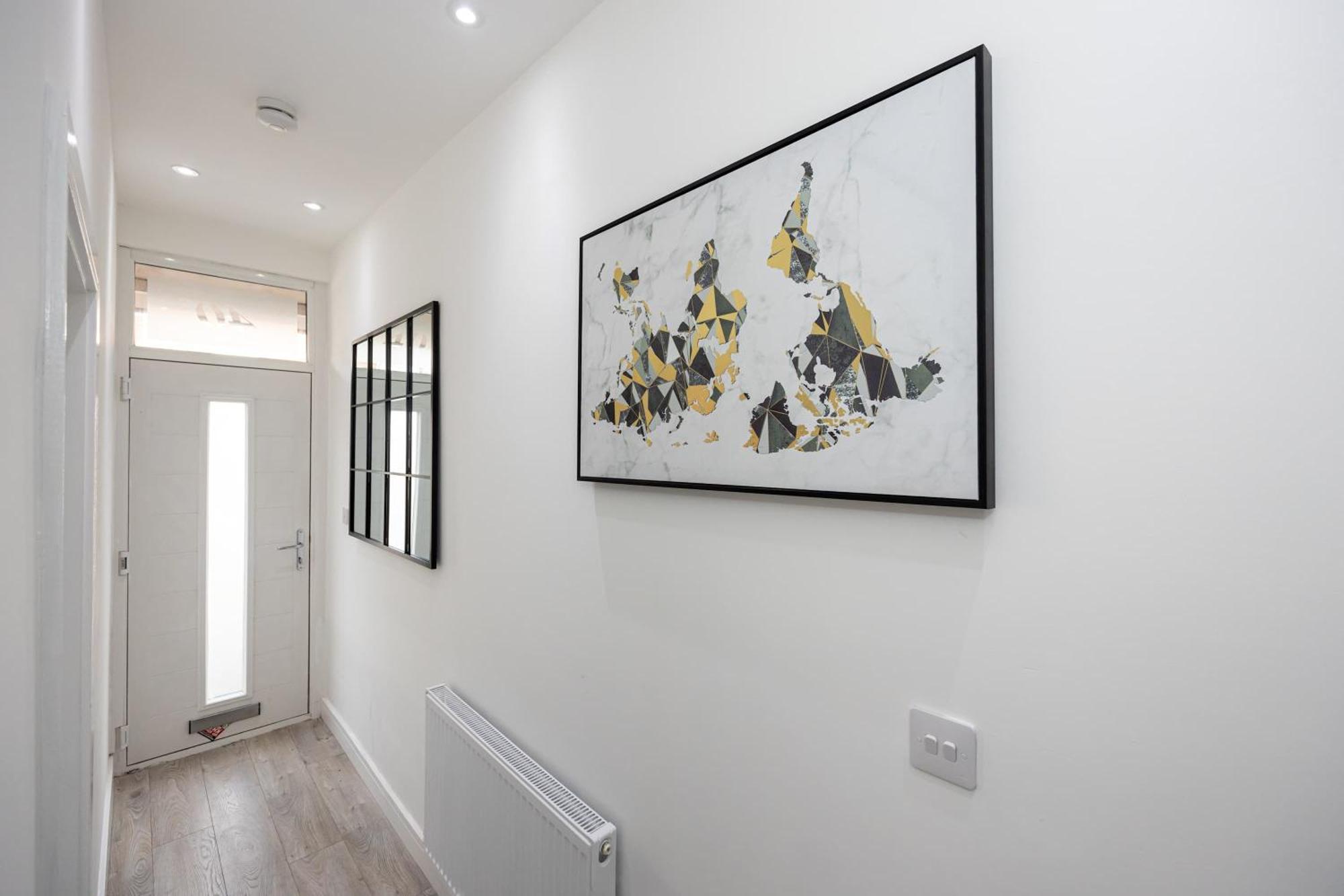 Newly Refurbished 4bedroom House Nr Centre Holiday home