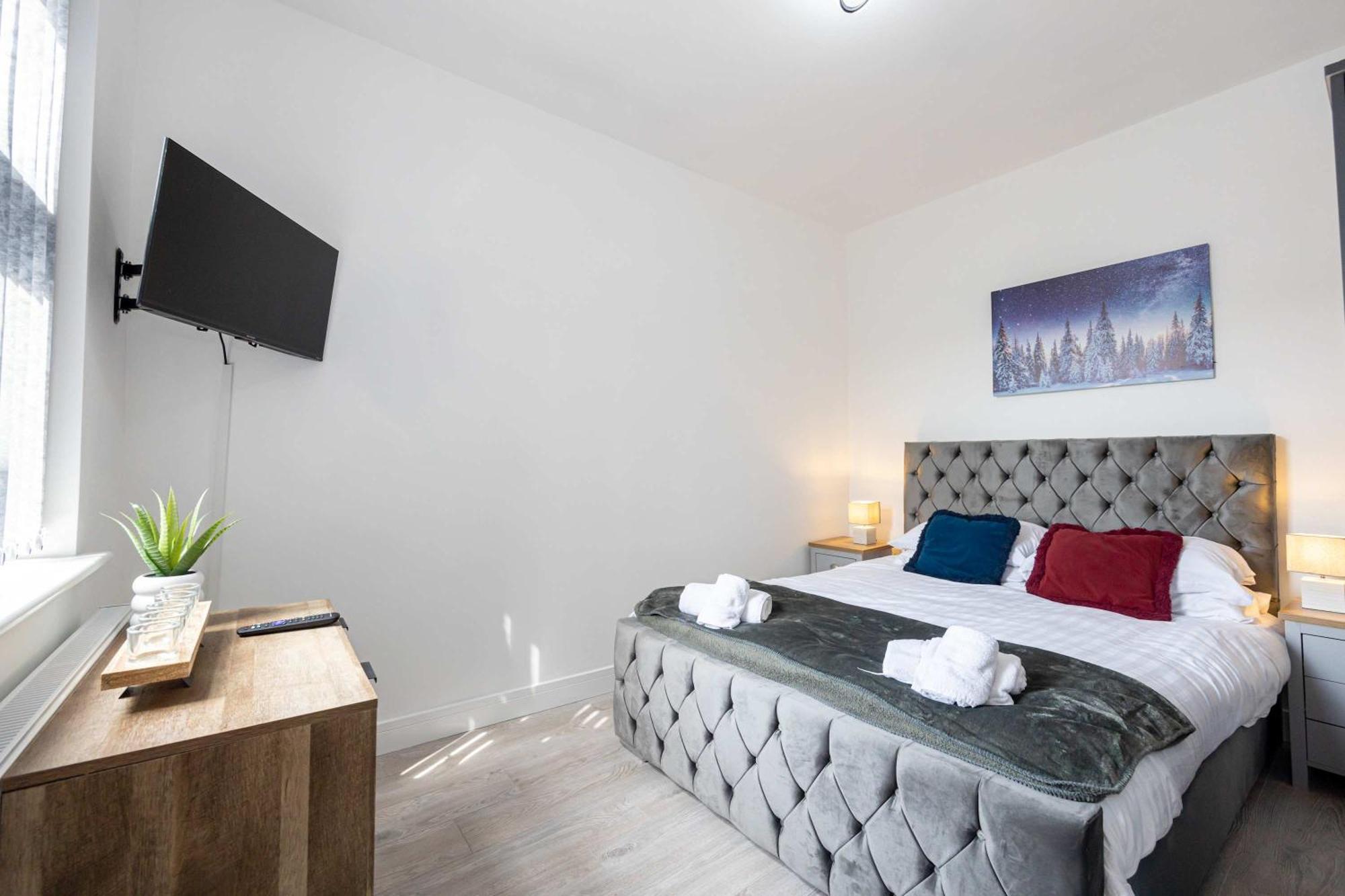 Newly Refurbished 4bedroom House Nr Centre Holiday home *