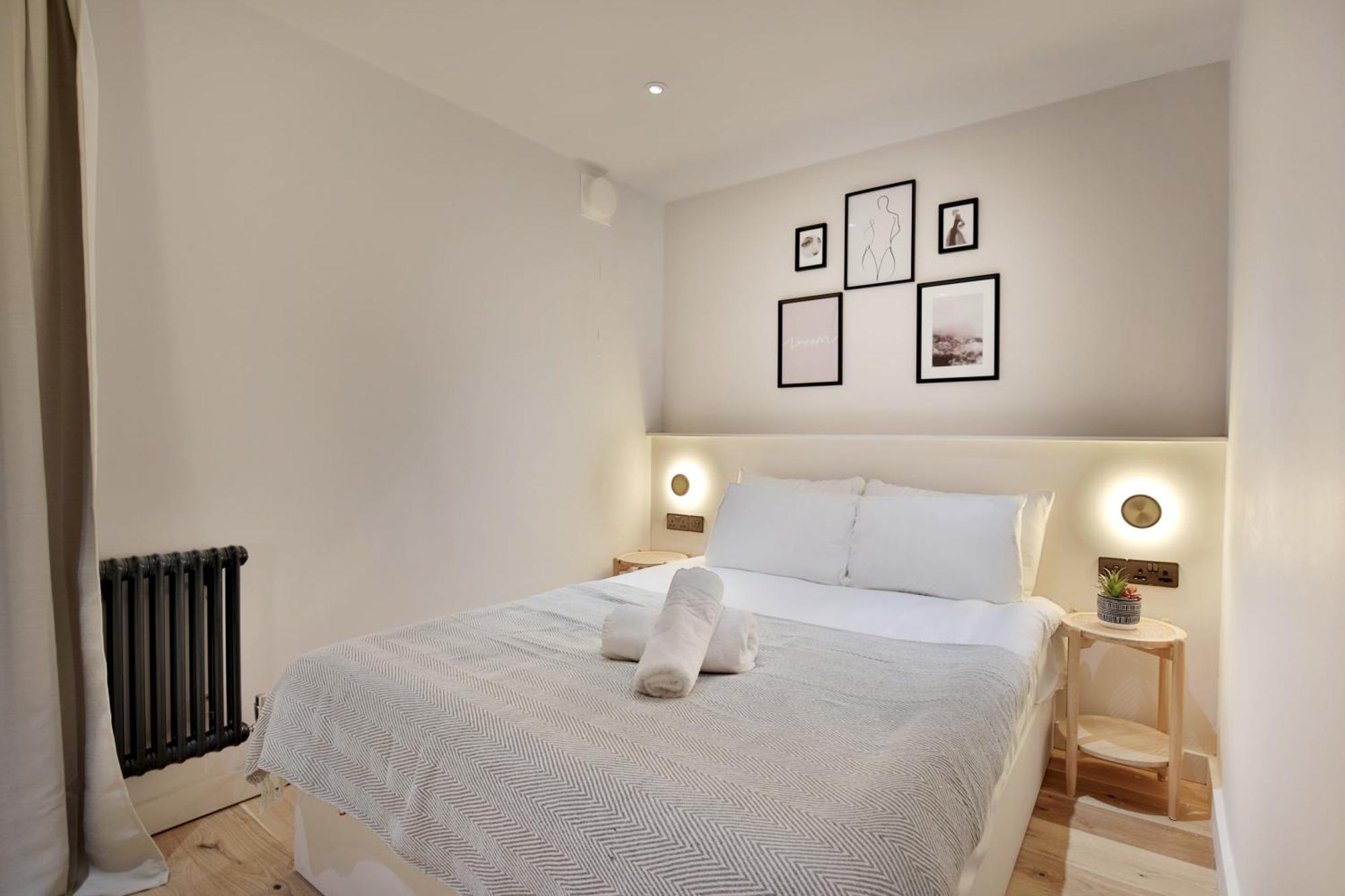 Stunning Luxury Townhouse In Centre Of * Manchester