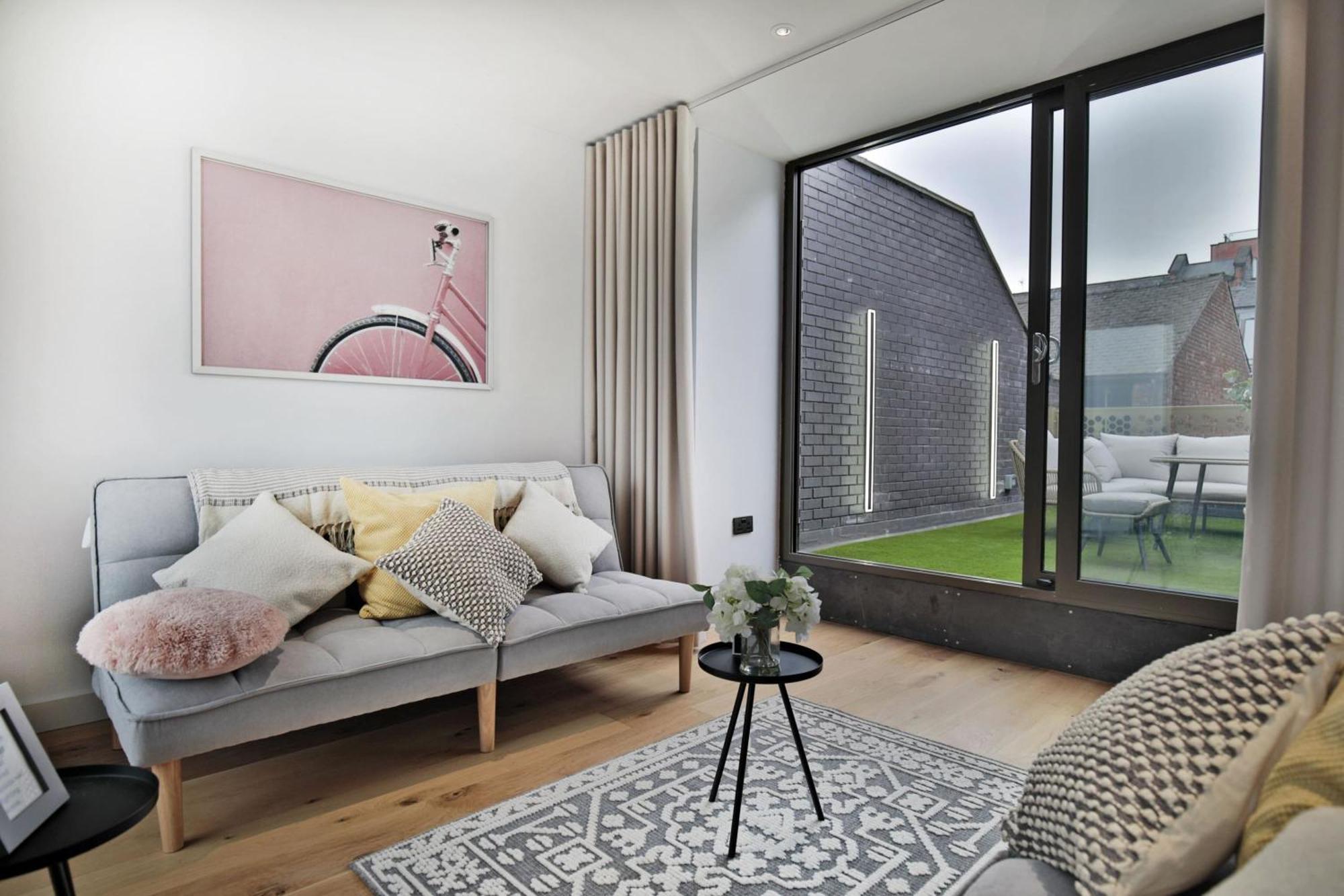 Stunning Luxury Townhouse In Centre Of *