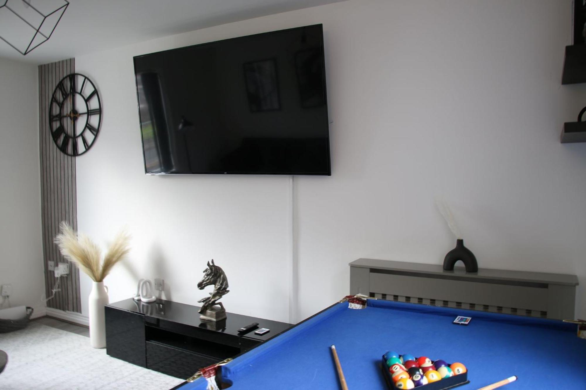 Modern Townhouse-free Parking-pool Table Vakantiehuis