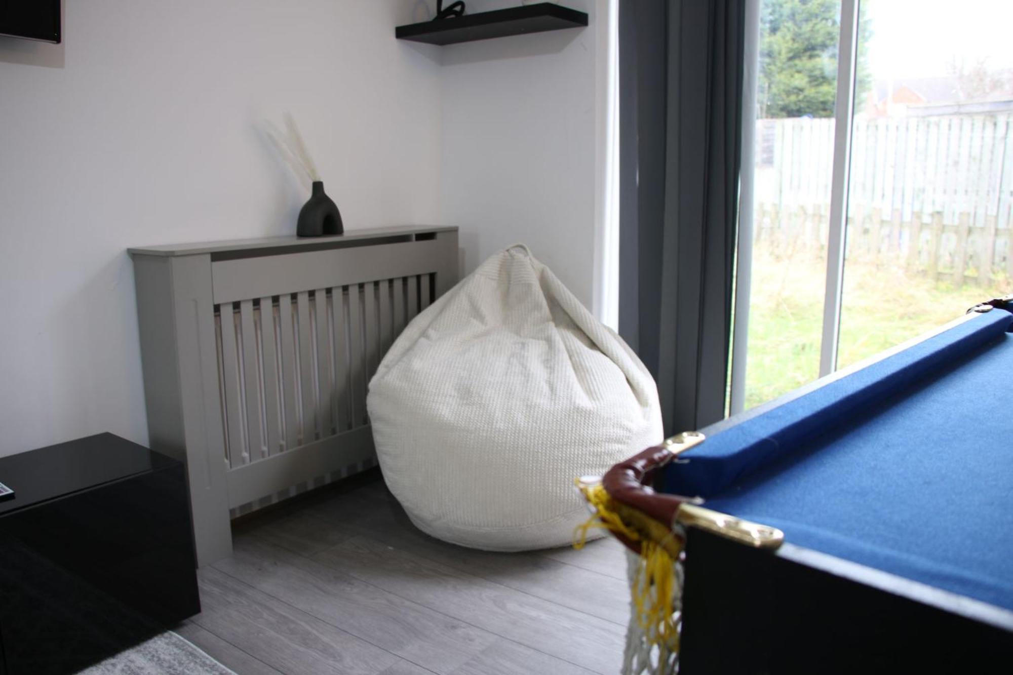 Modern Townhouse-free Parking-pool Table Vakantiehuis *
