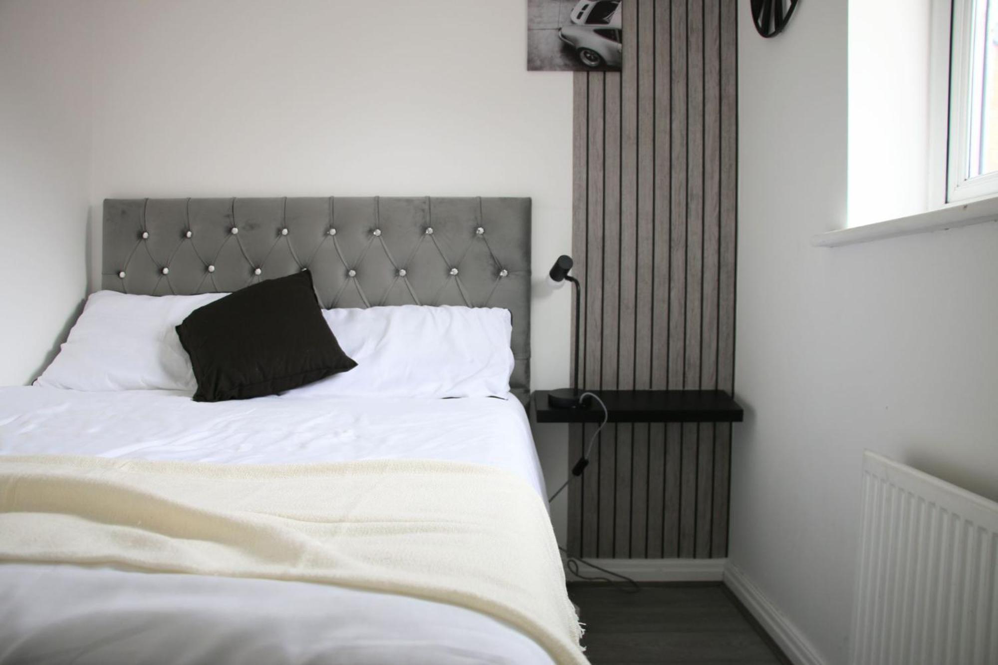 Modern Townhouse-free Parking-pool Table Vakantiehuis Manchester