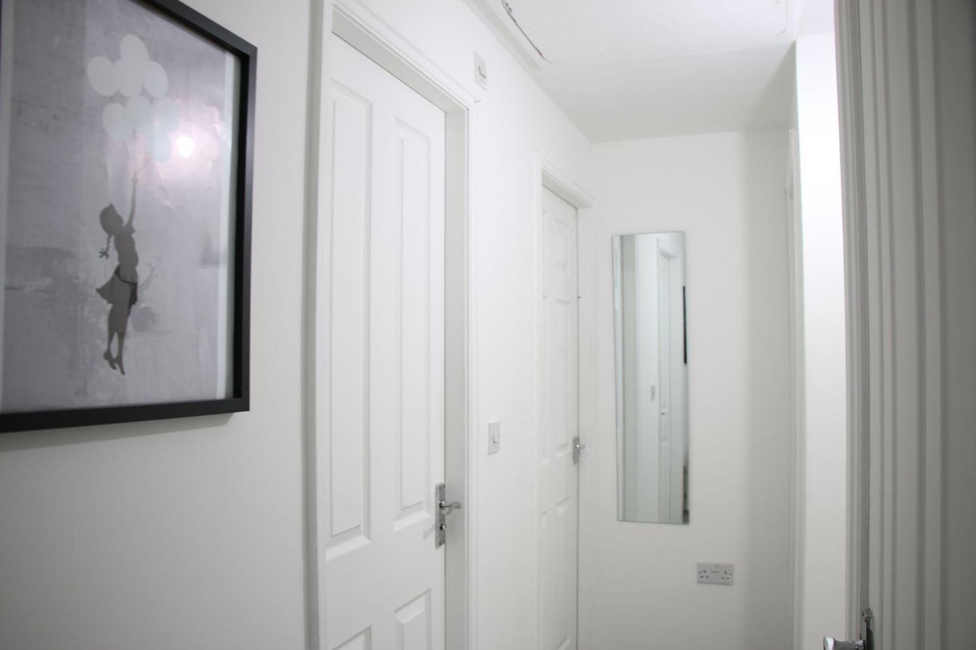 Vakantiehuis Modern Townhouse-free Parking-pool Table Manchester
