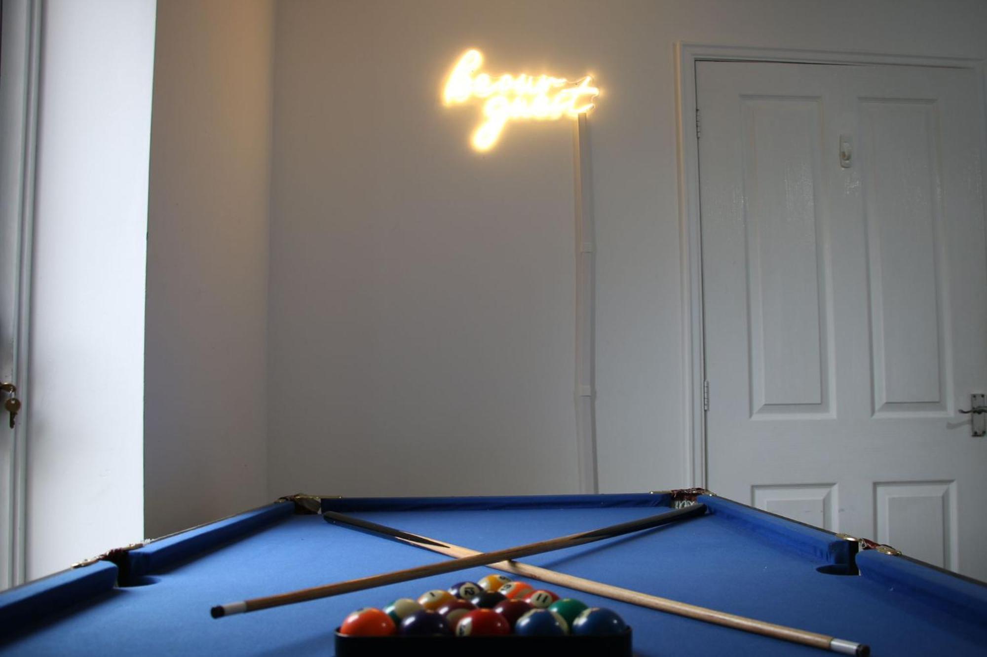 Modern Townhouse-free Parking-pool Table Vakantiehuis