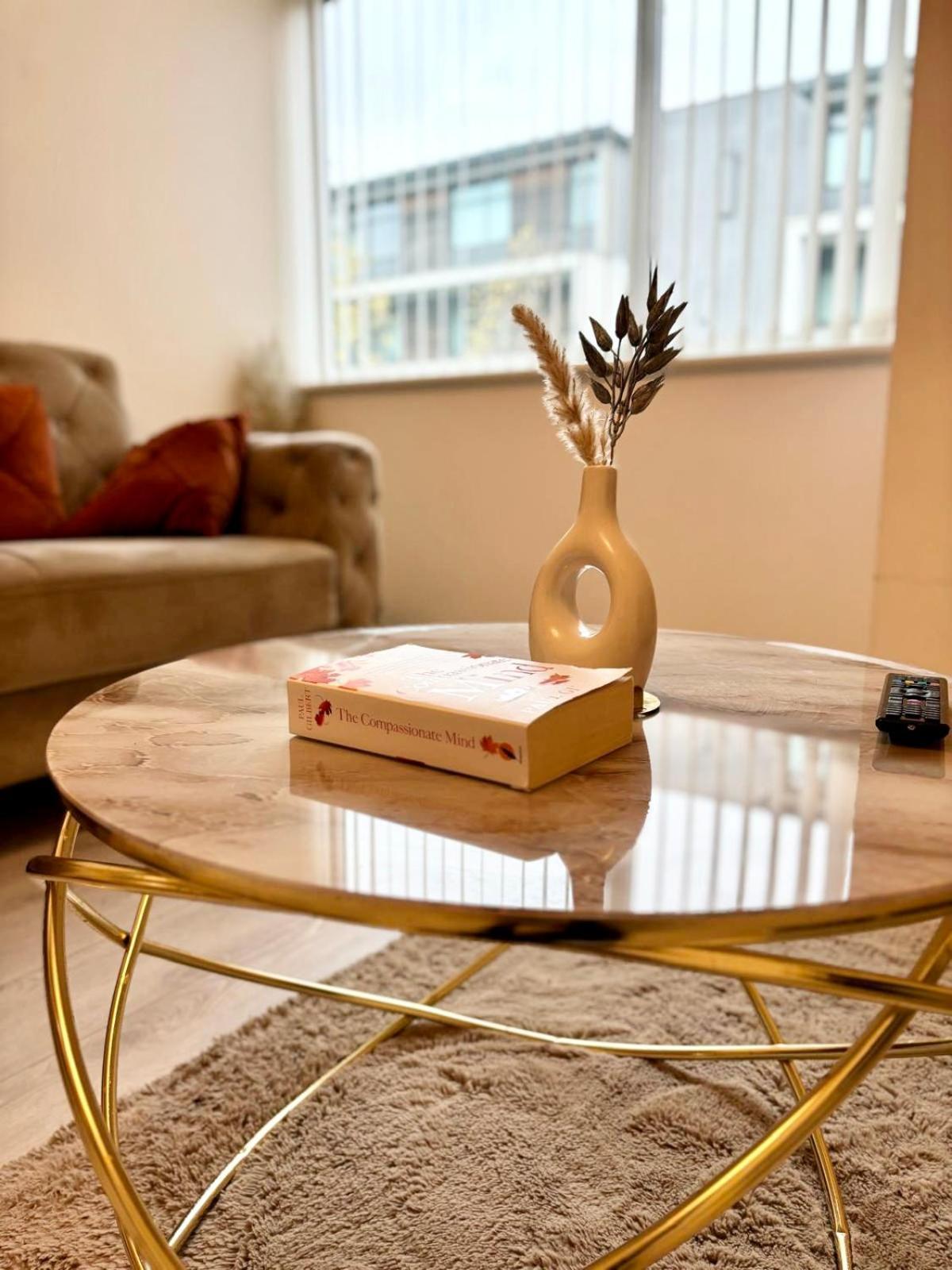 Appartement Luxury 2 Bed Centre Close To Salford Quays - Secured Underground Parking Included *