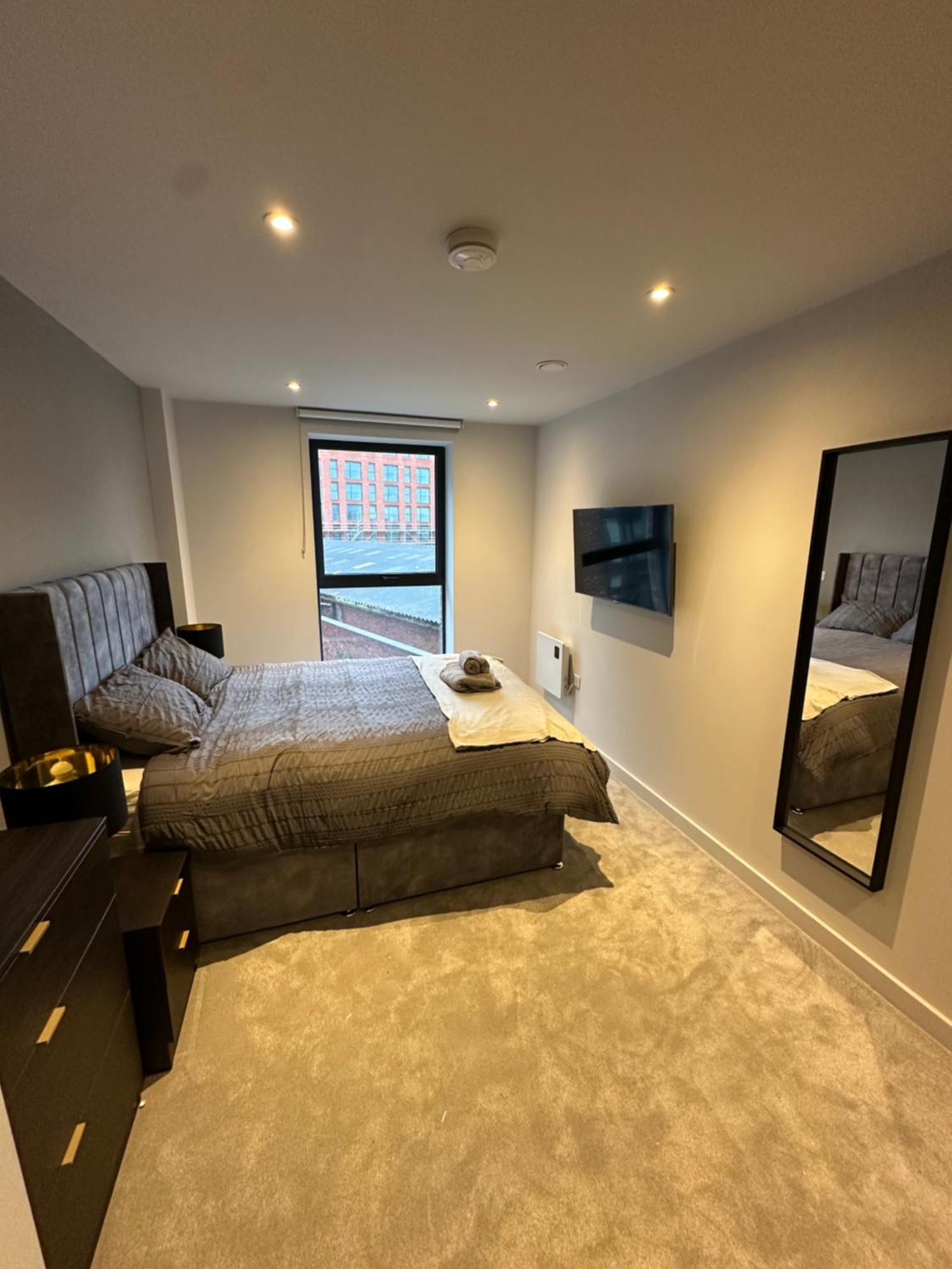 Spacious Modern 2 Bedroom Manchester