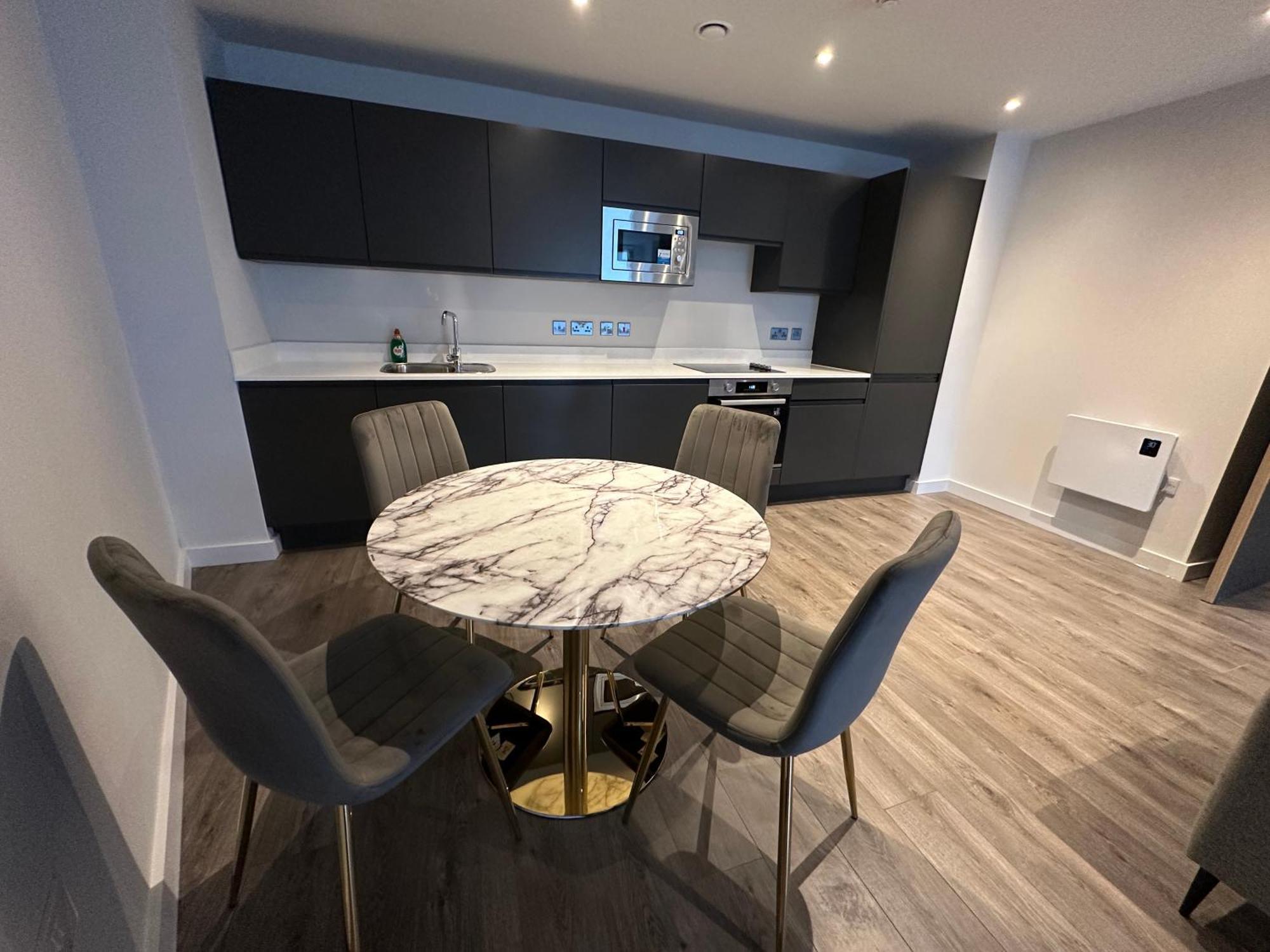 Spacious Modern 2 Bedroom * Manchester