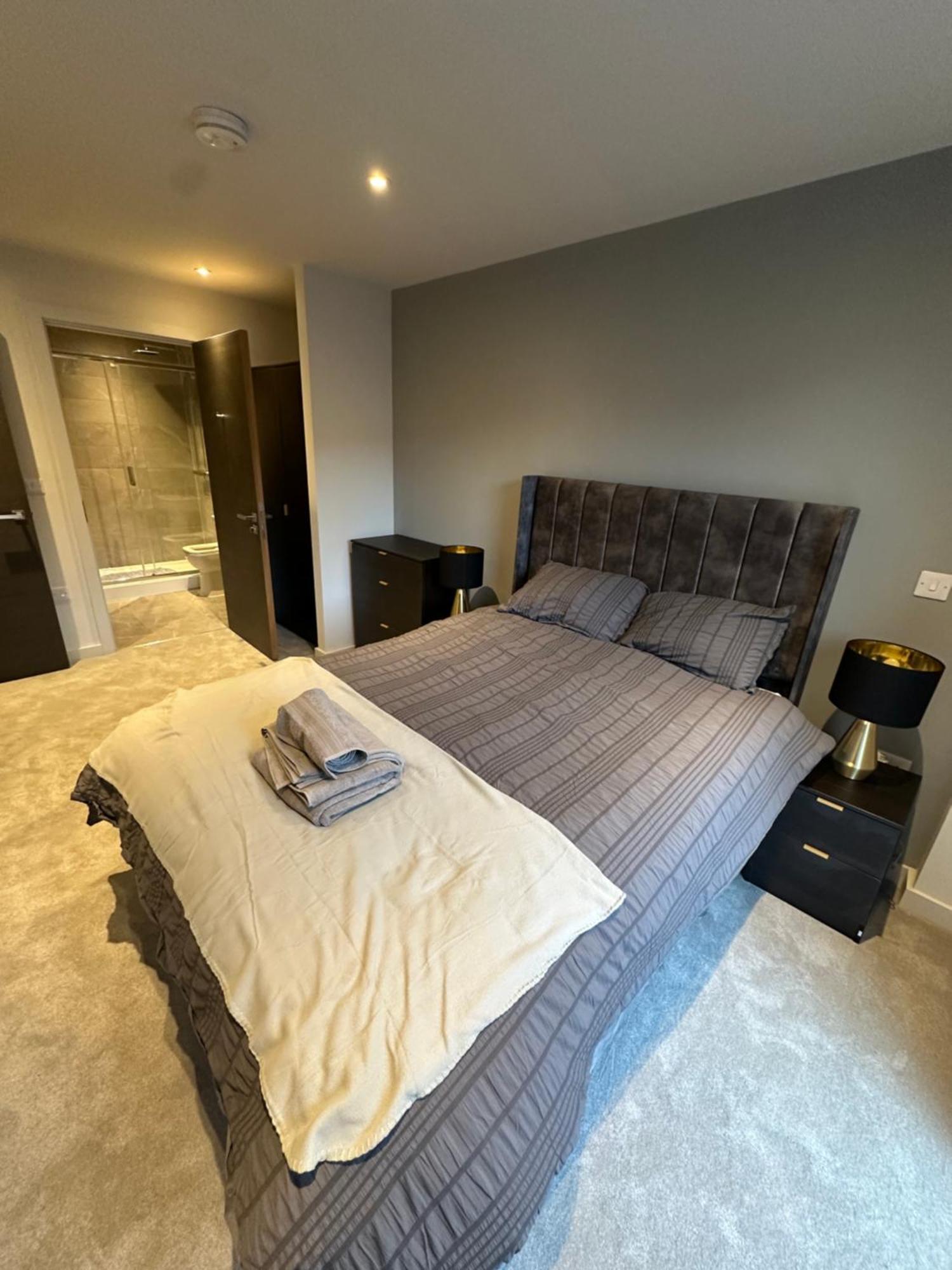Apartment Spacious Modern 2 Bedroom
