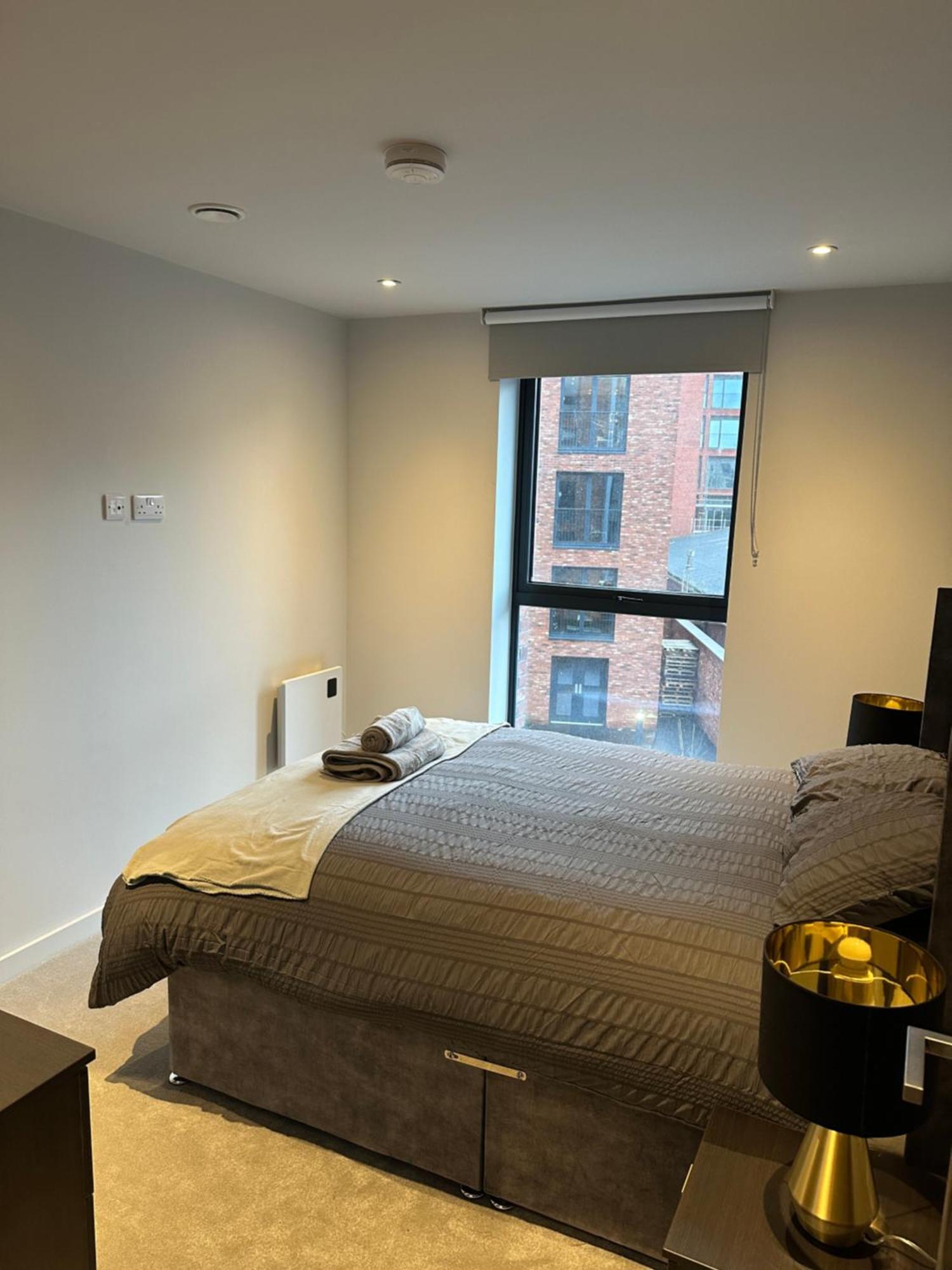 Apartment Spacious Modern 2 Bedroom Manchester