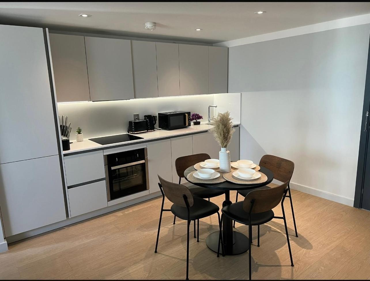 Luxury 2 Bedroom Center Apartment Manchester