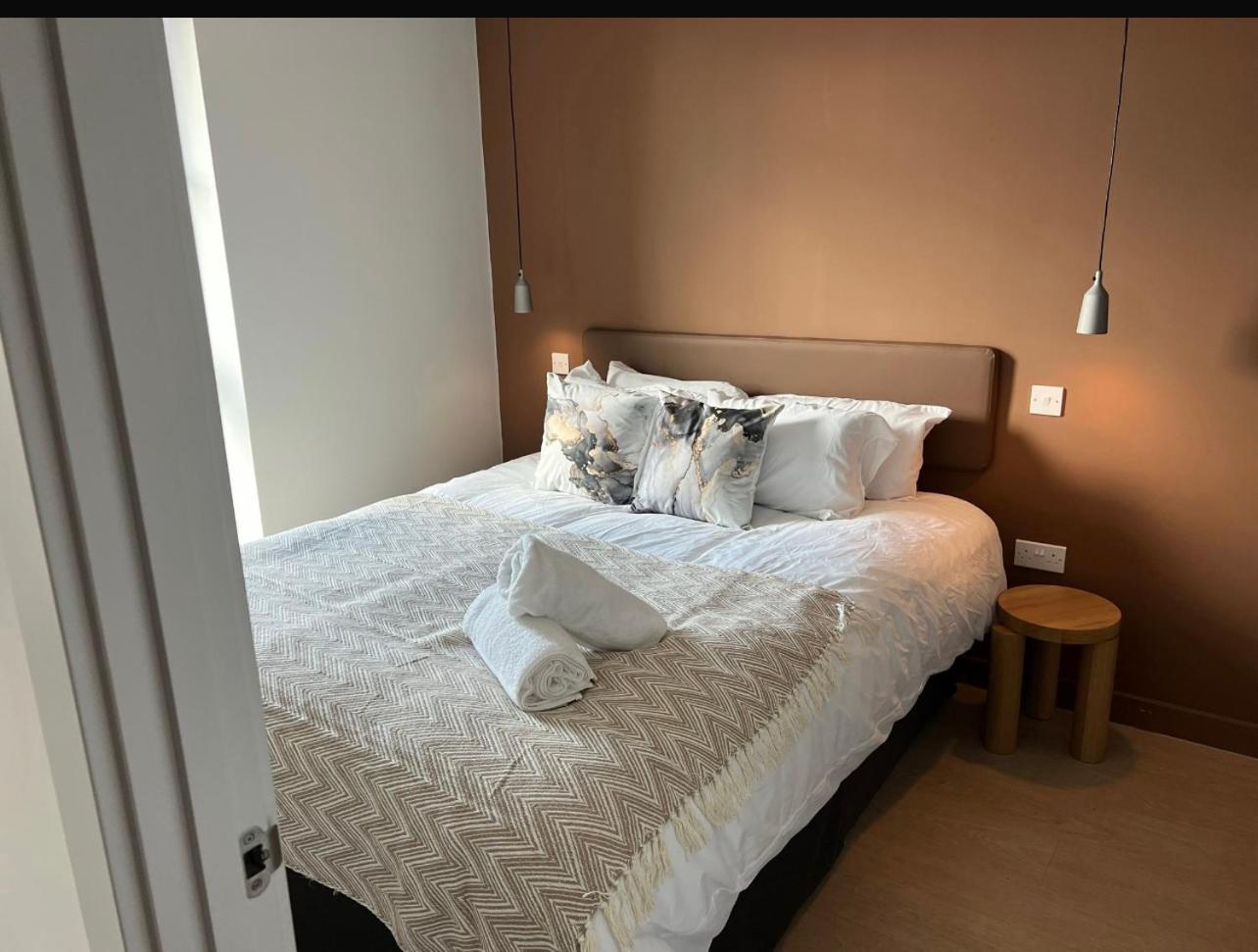 Luxury 2 Bedroom Center