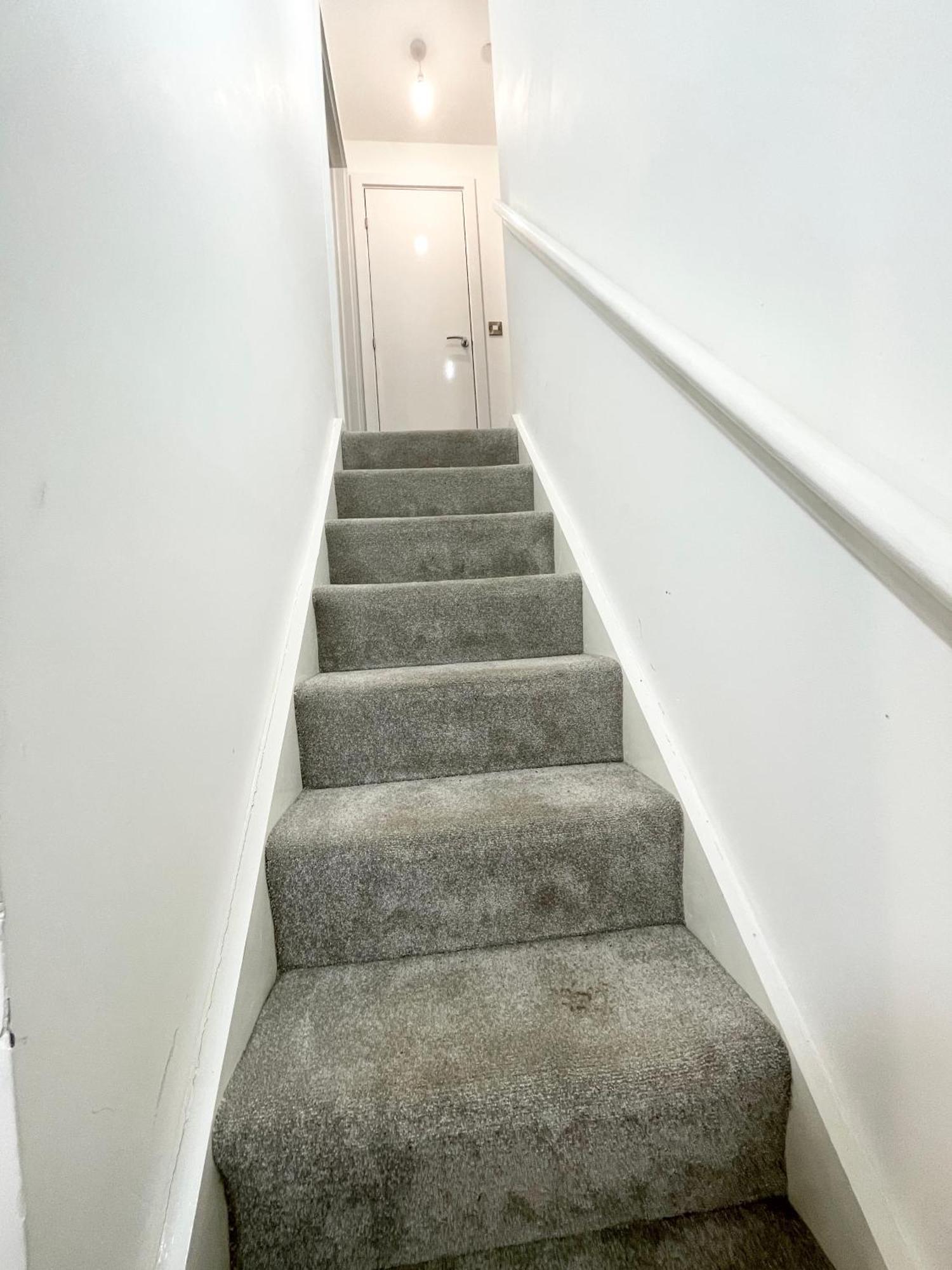 Apartment 2 Bedroom Duplex *