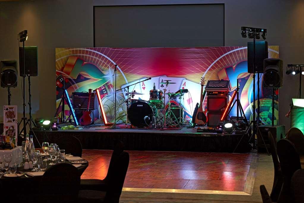 Radisson Blu Manchester. Airport Hotel 4*