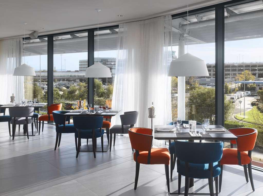 Radisson Blu Manchester. Airport
