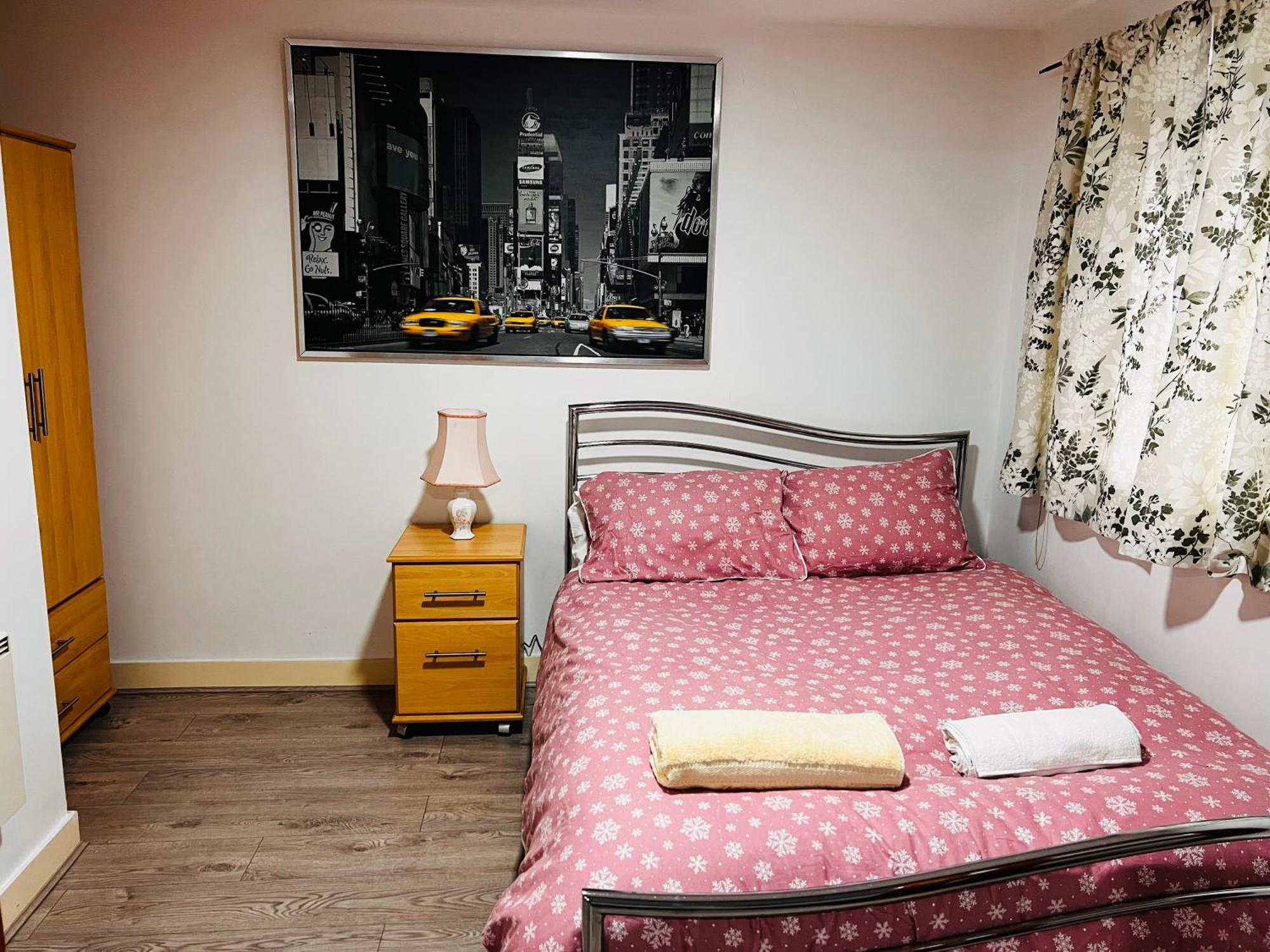 1 Bedroom Apartment *