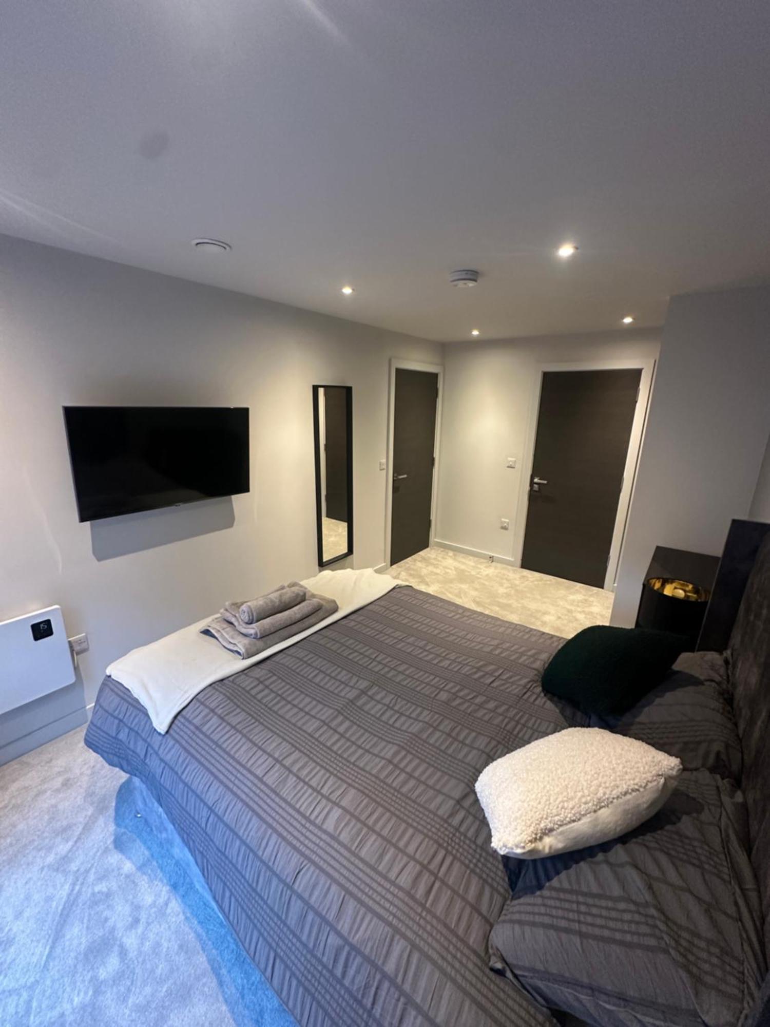 Spacious Modern 2 Bedroom Apartment Manchester