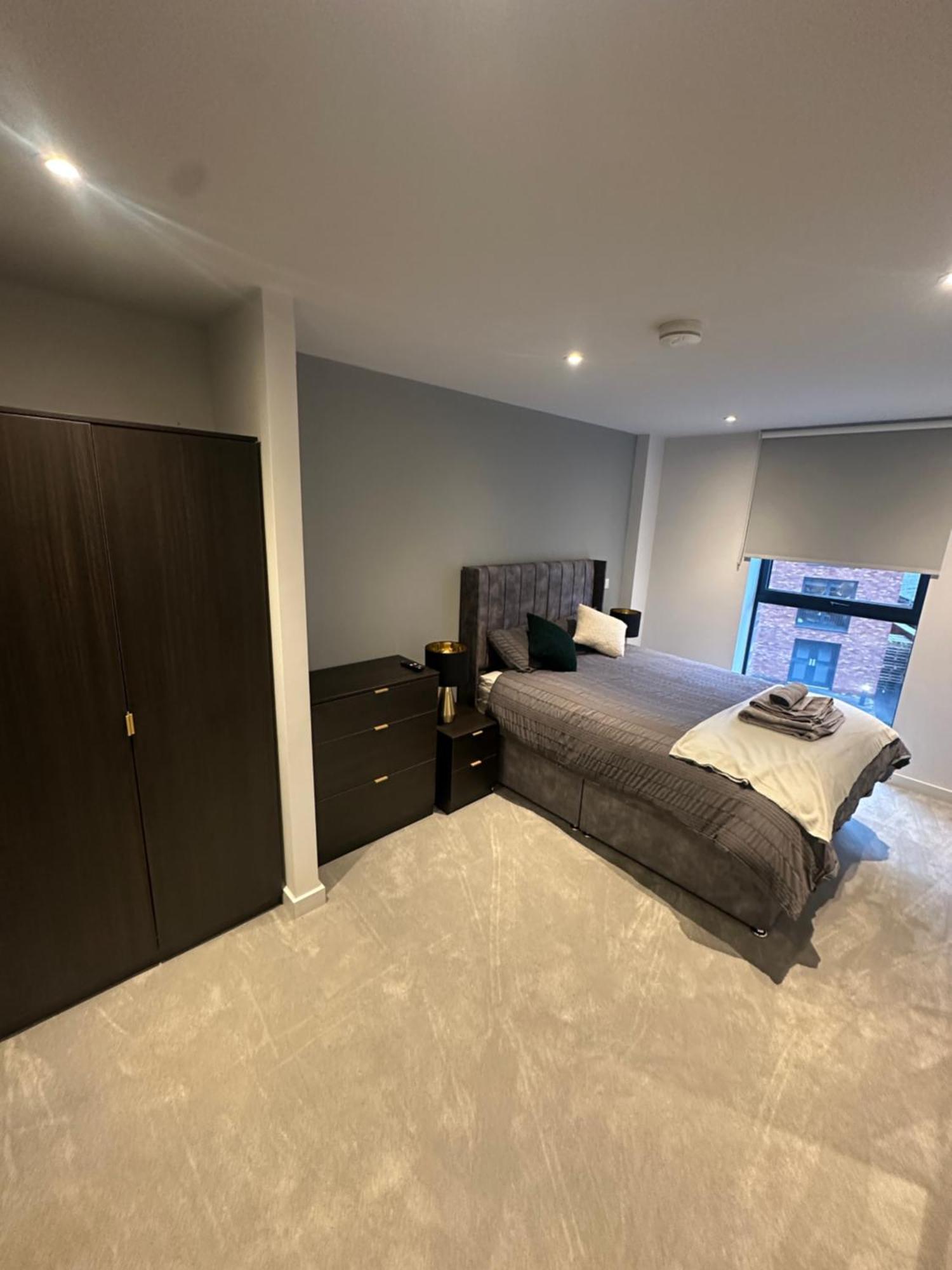Spacious Modern 2 Bedroom * Manchester