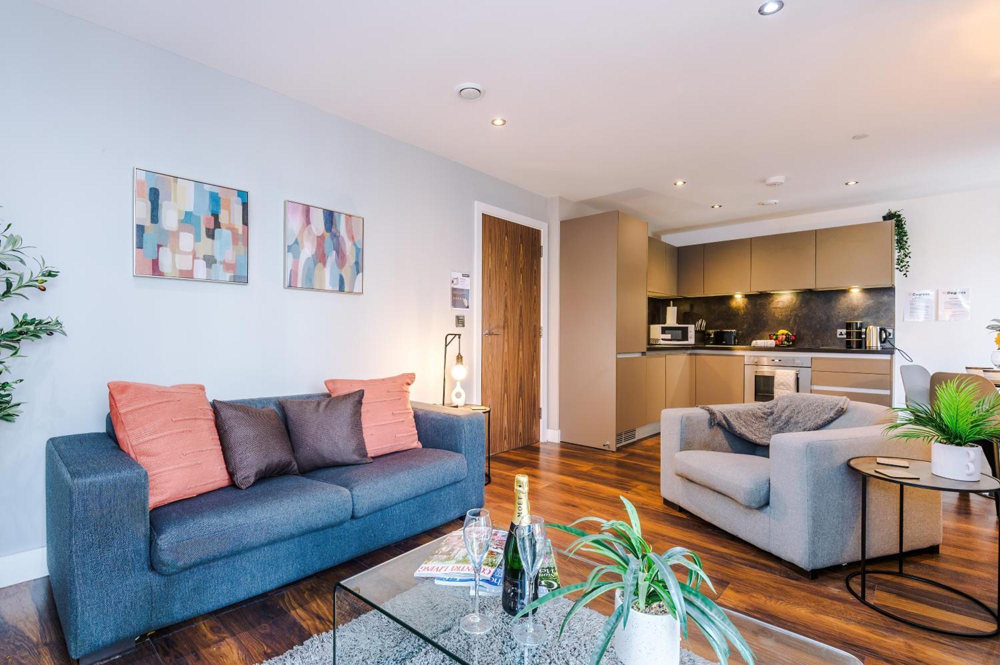 Sleek In By 53 Degrees Property, Ideal For Couples, Amazing Location!