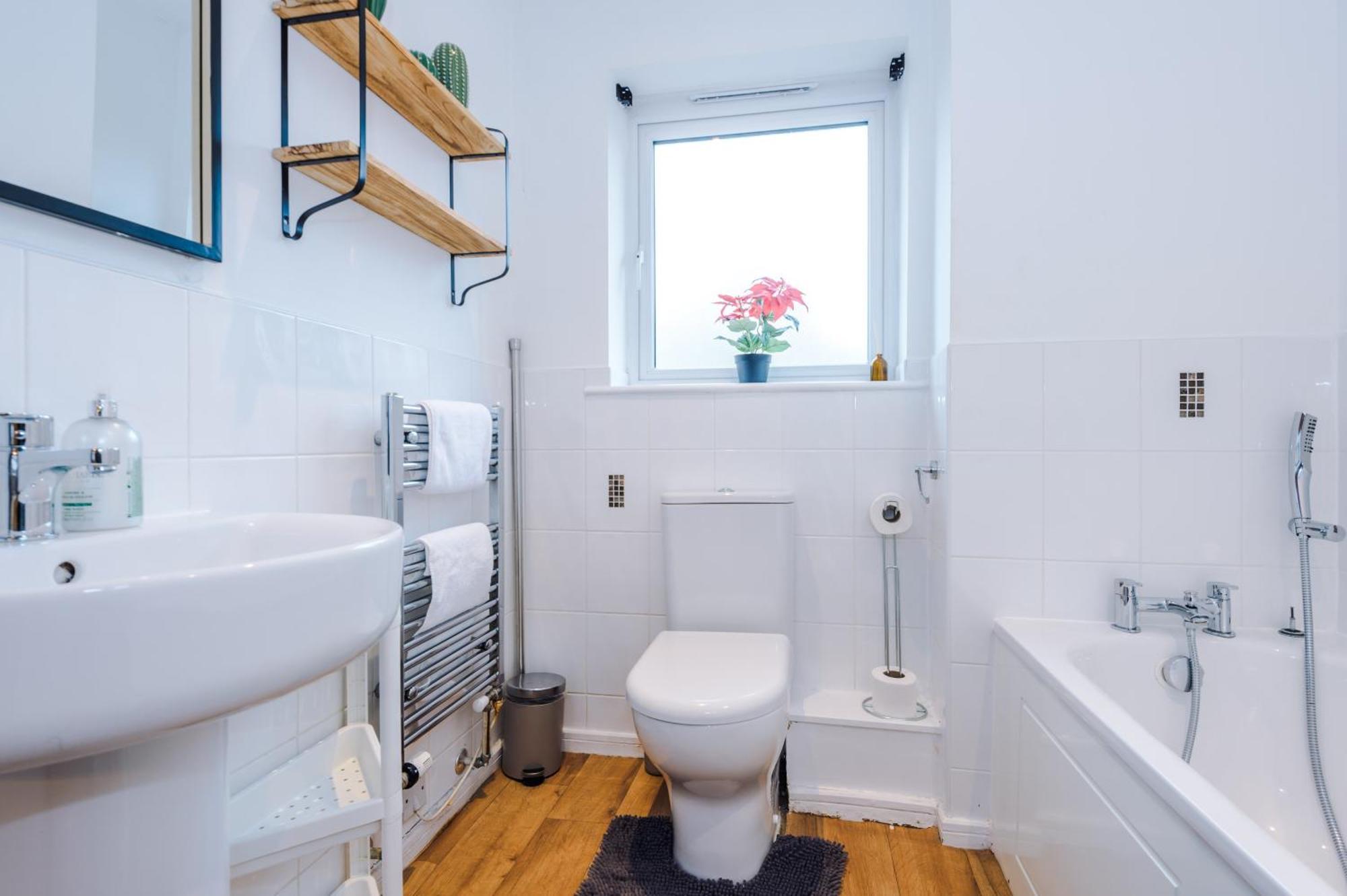 Holiday home 3br-sleeps6-garden-bbq-freeparking-pets Manchester