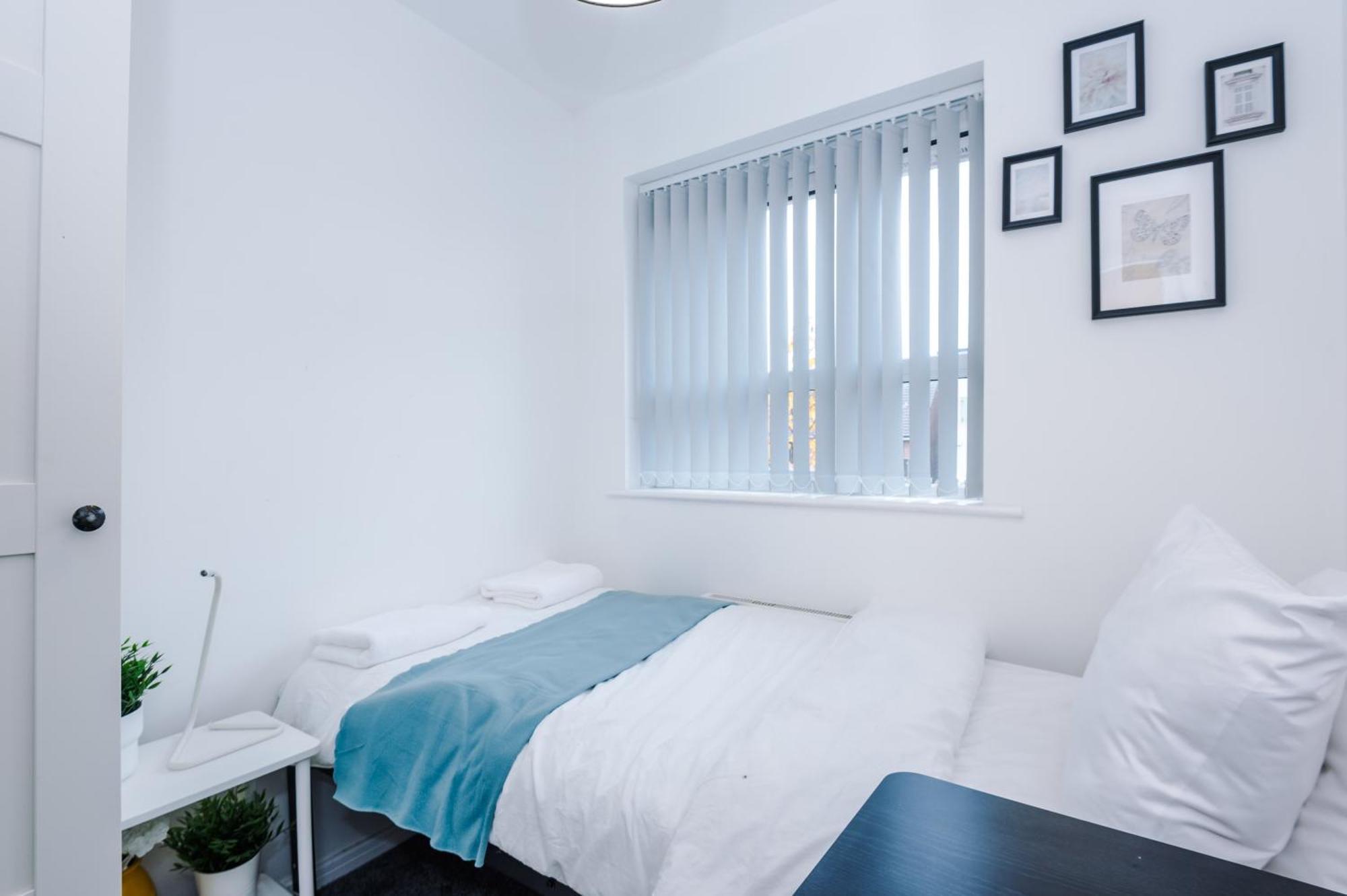 3br-sleeps6-garden-bbq-freeparking-pets Holiday home Manchester