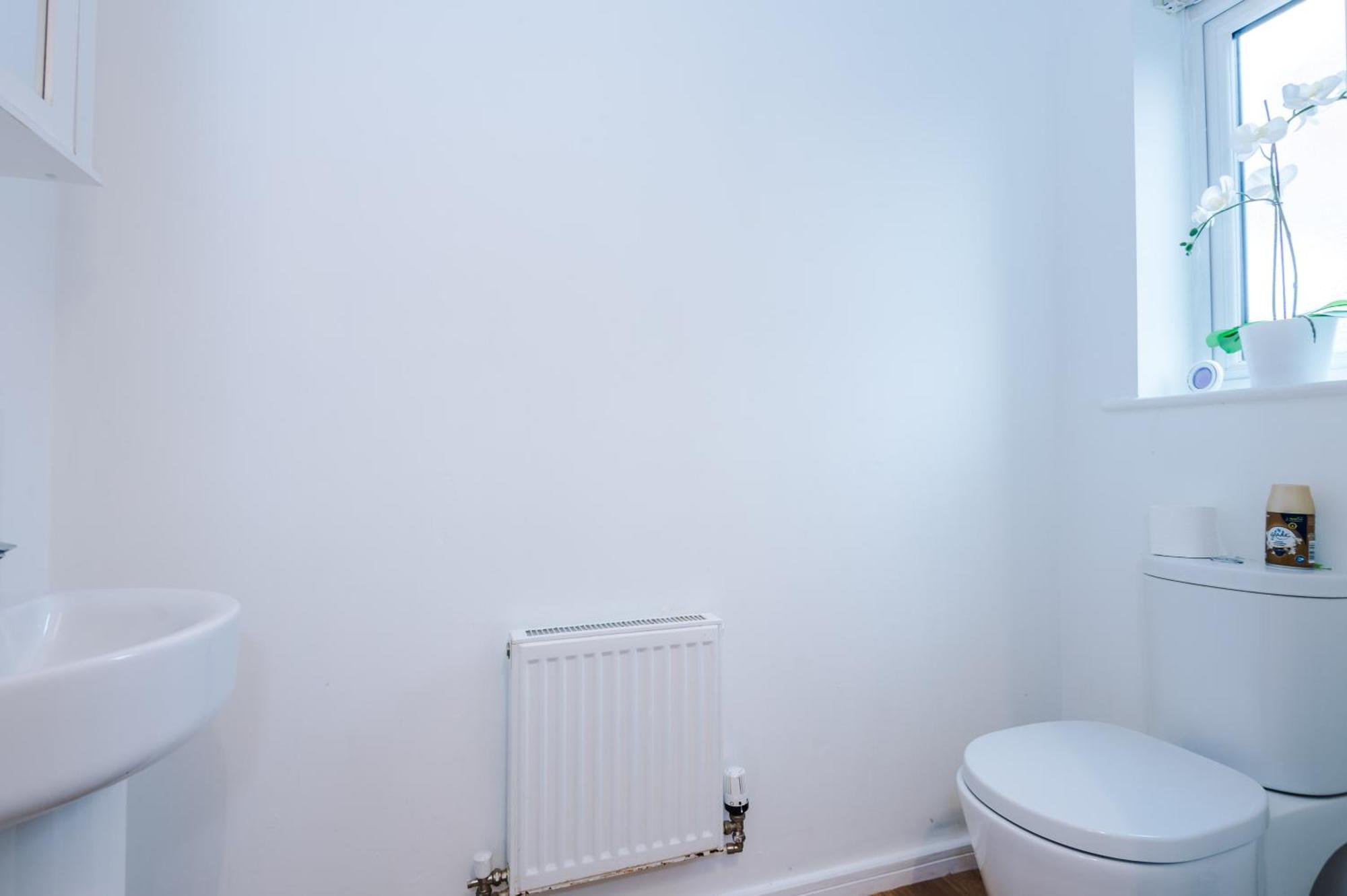 3br-sleeps6-garden-bbq-freeparking-pets Manchester