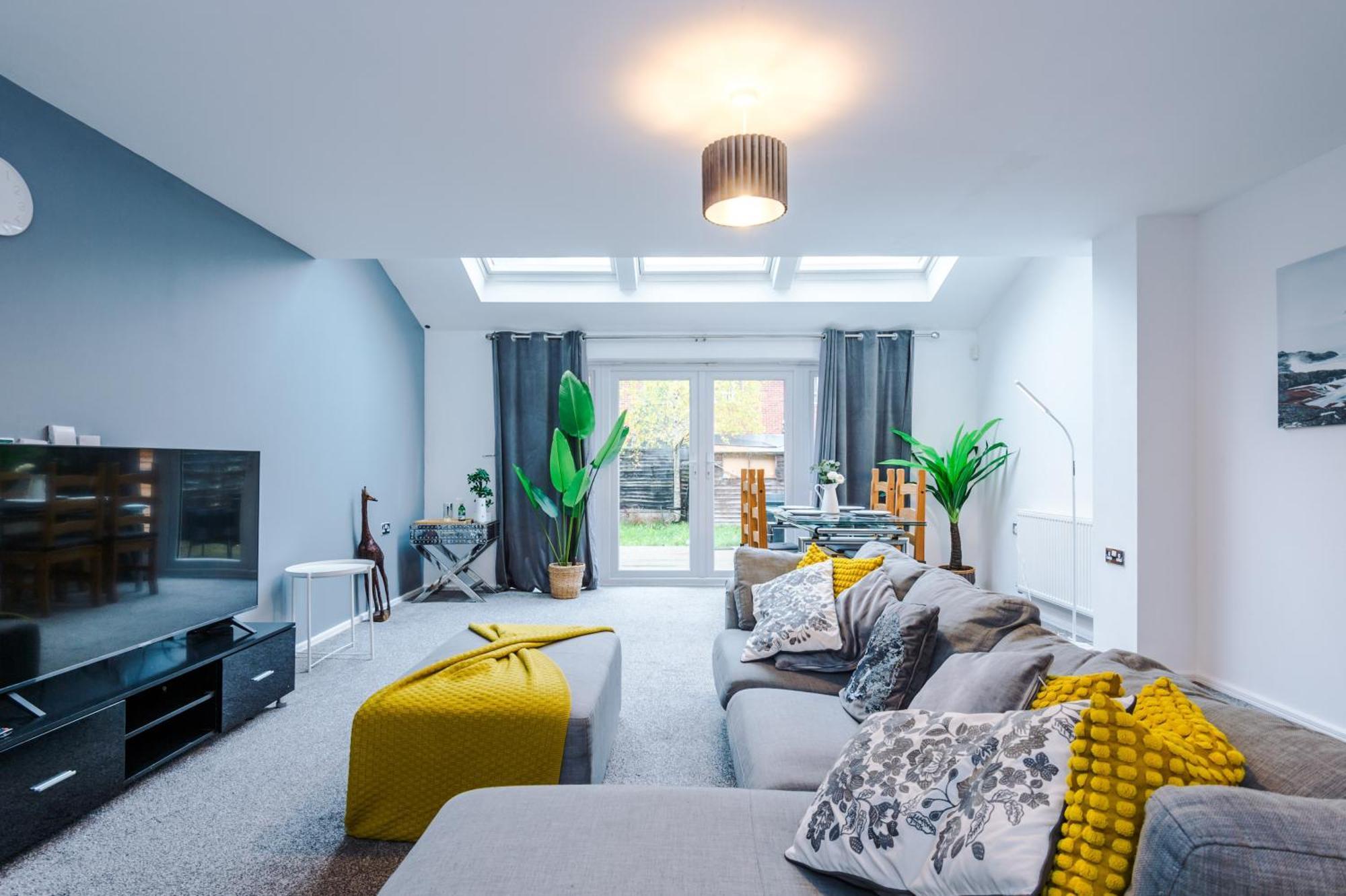 3br-sleeps6-garden-bbq-freeparking-pets * Manchester