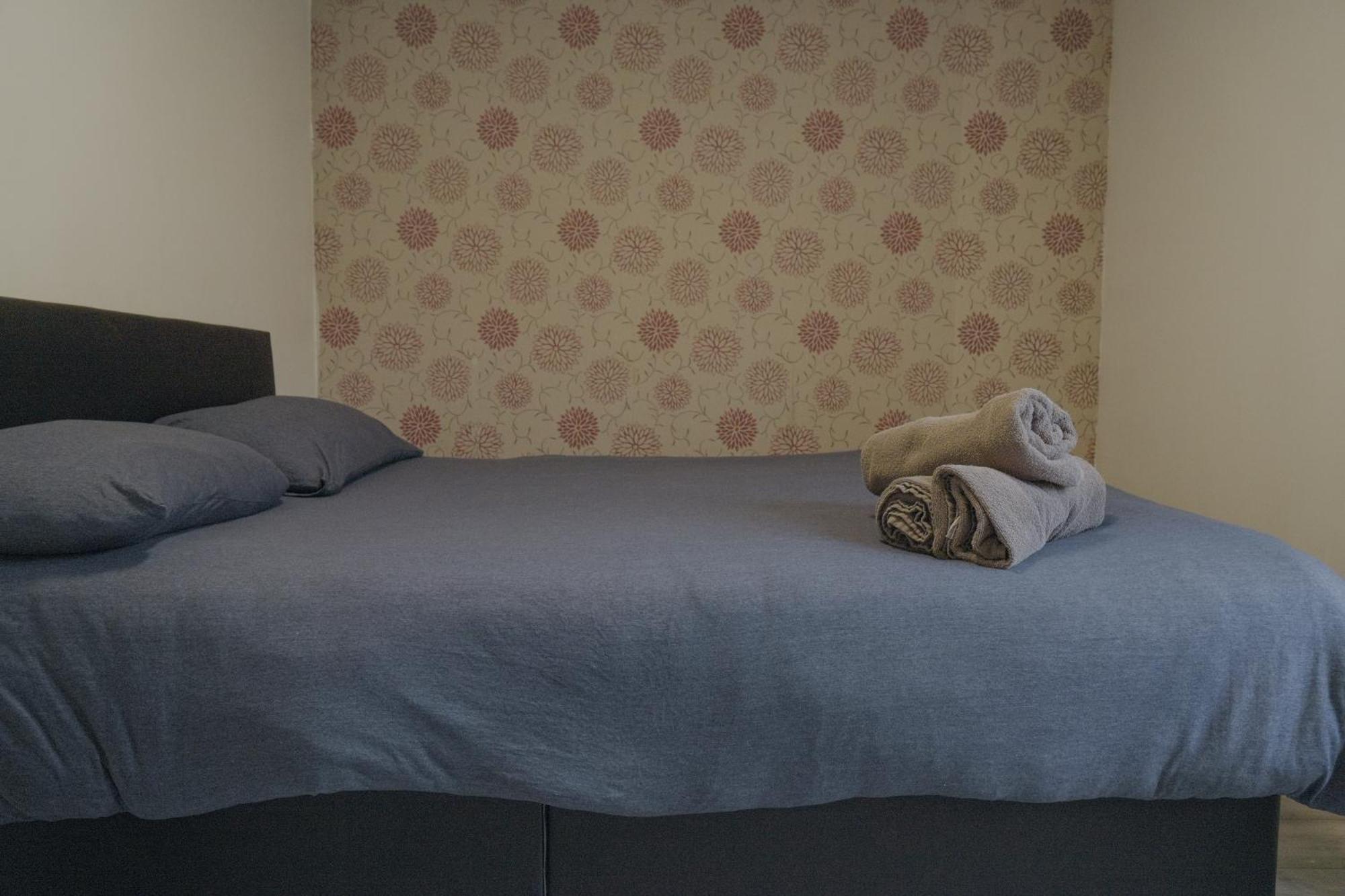 Lovely Modern 2 Bed Flat With Parking, Close To Centre * Manchester