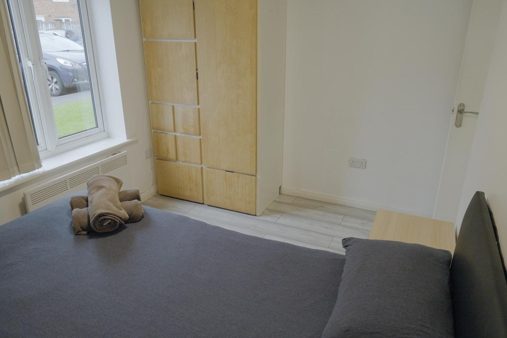 Lovely Modern 2 Bed Flat With Parking, Close To Centre Manchester
