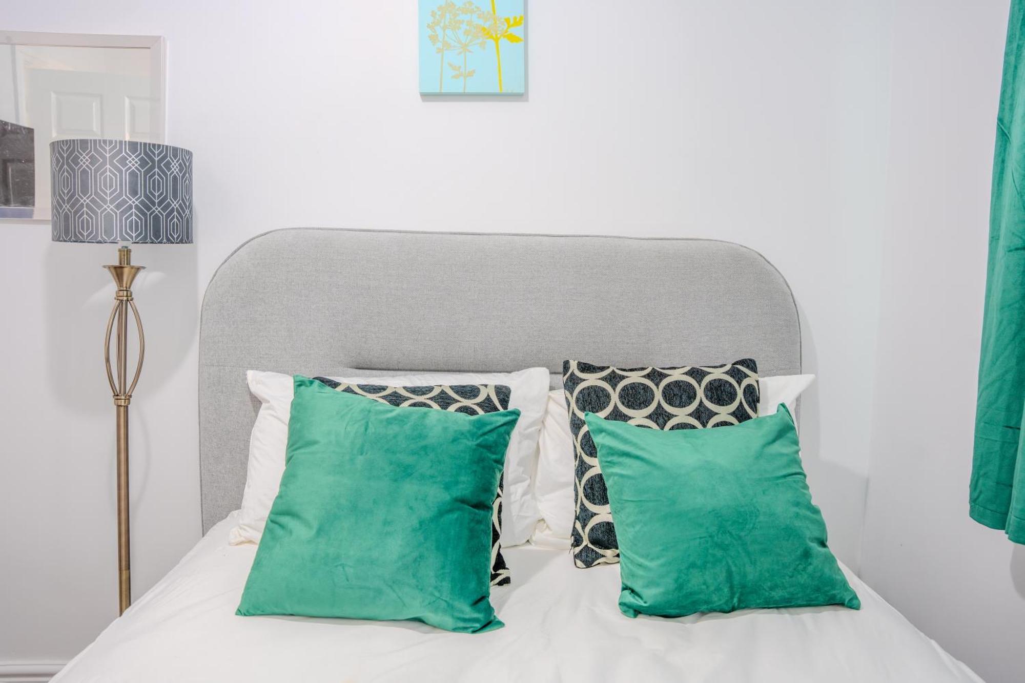 Latestapartments Near Coop Live And Etihad Stadium Apartment