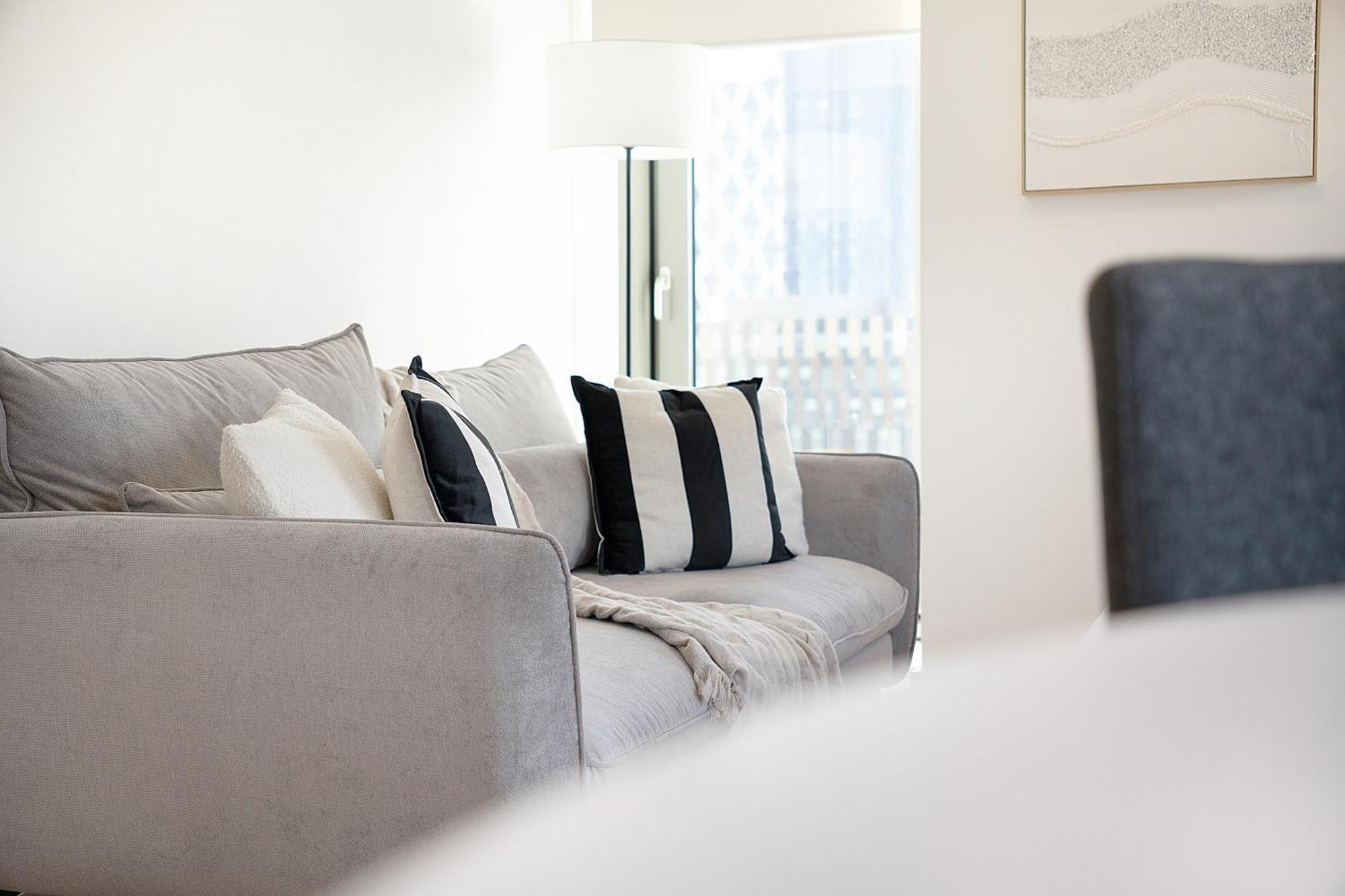 Elegant 2br In Media