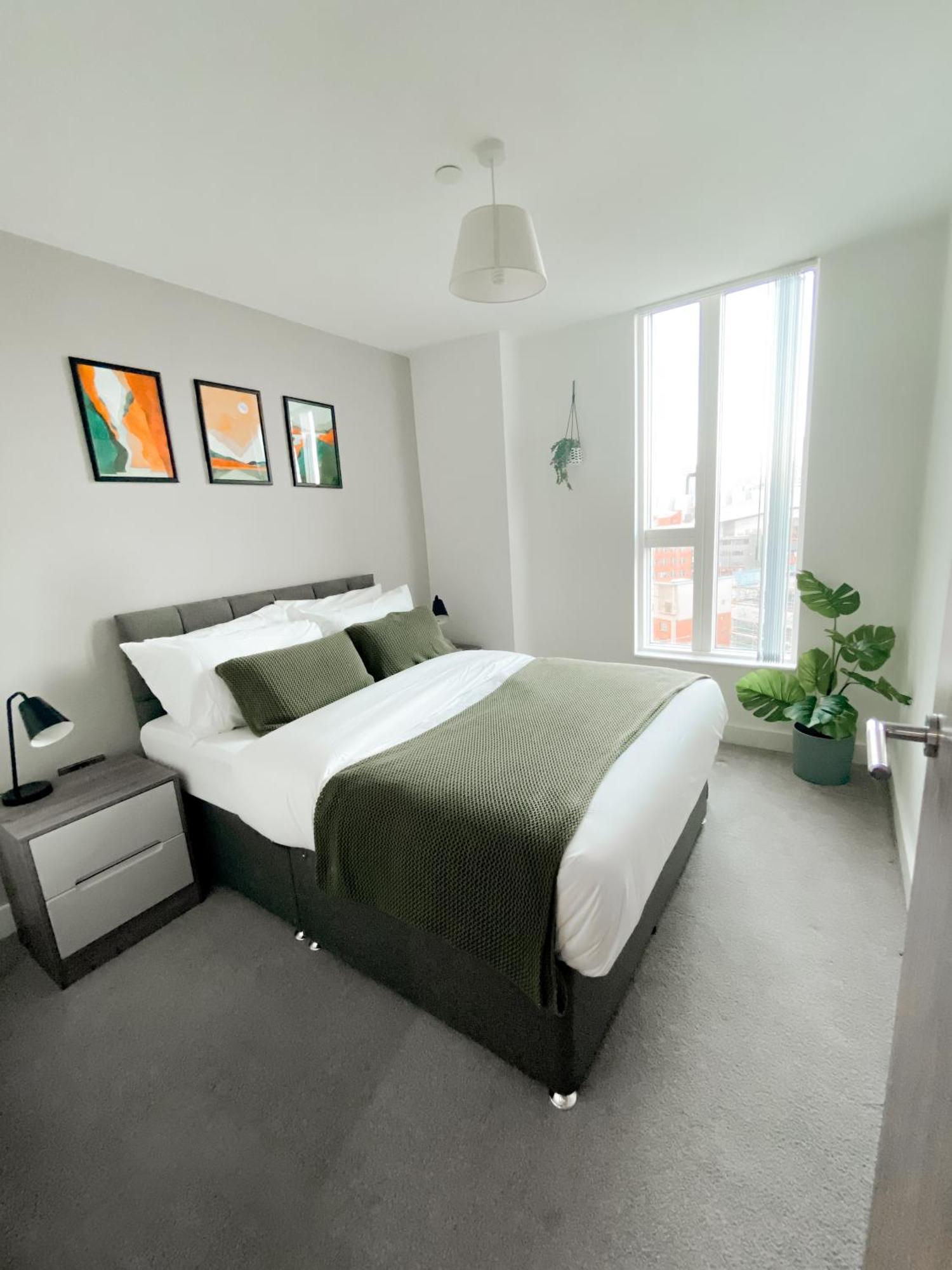 The Panda - Modern 2 Bedroom In Centre Appartement *