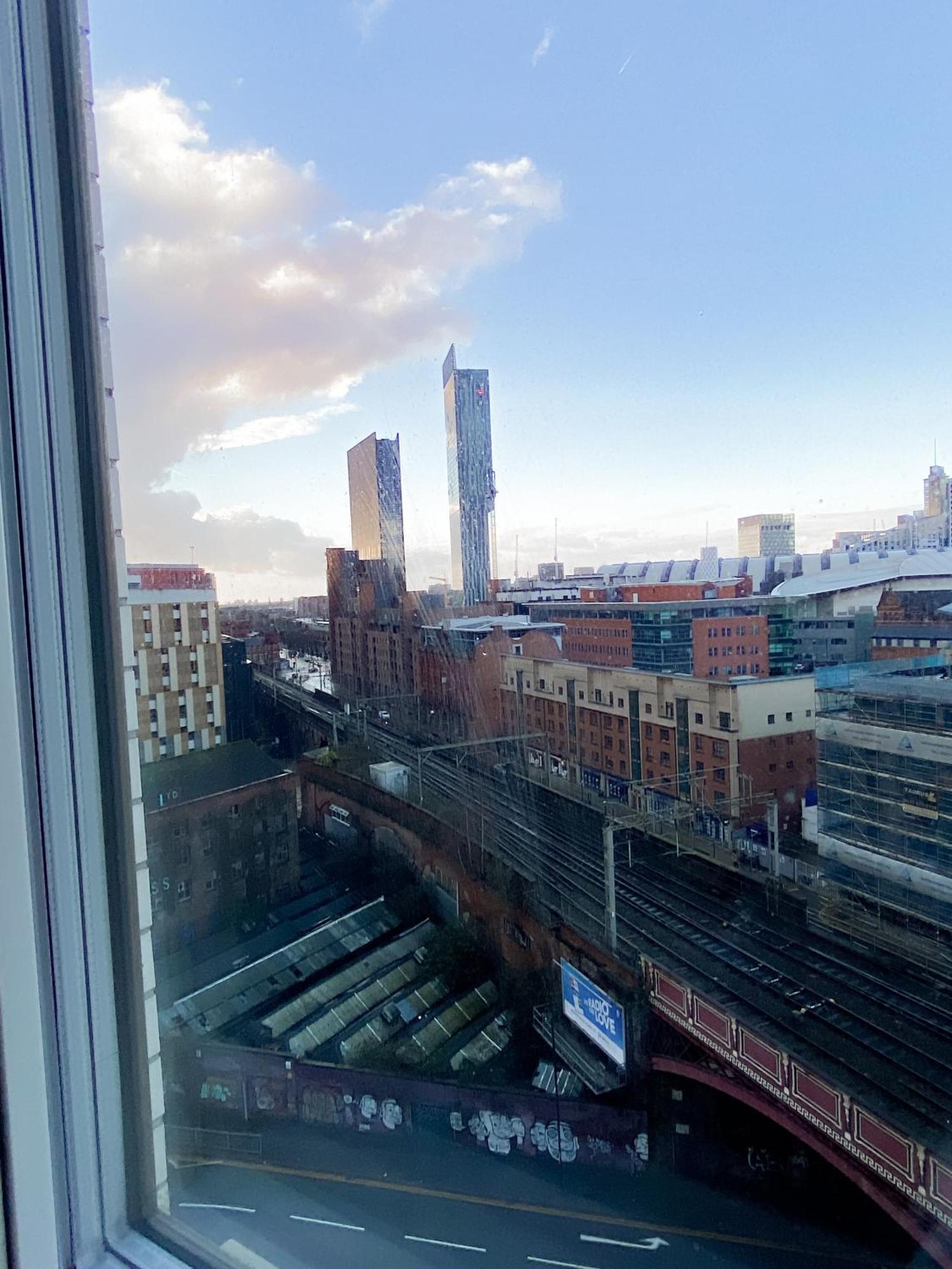 The Panda - Modern 2 Bedroom In Centre Appartement Manchester