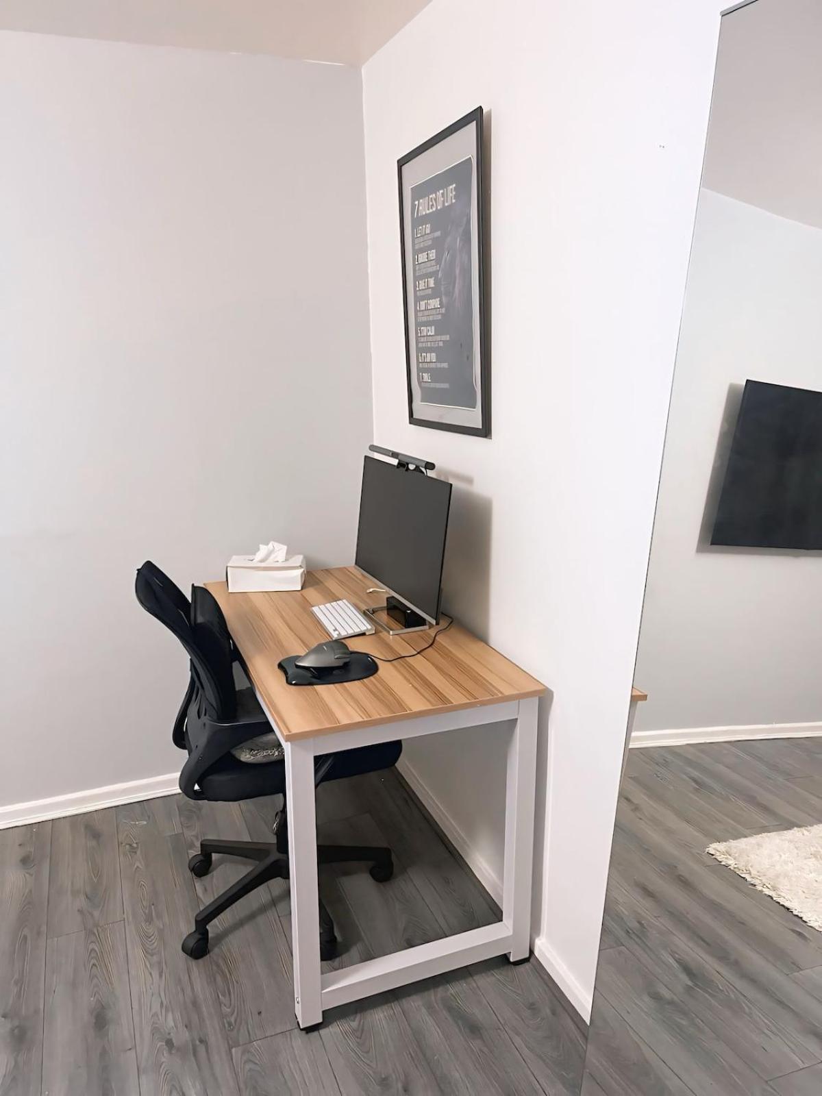 1br Gem Near Downtown Hotspots