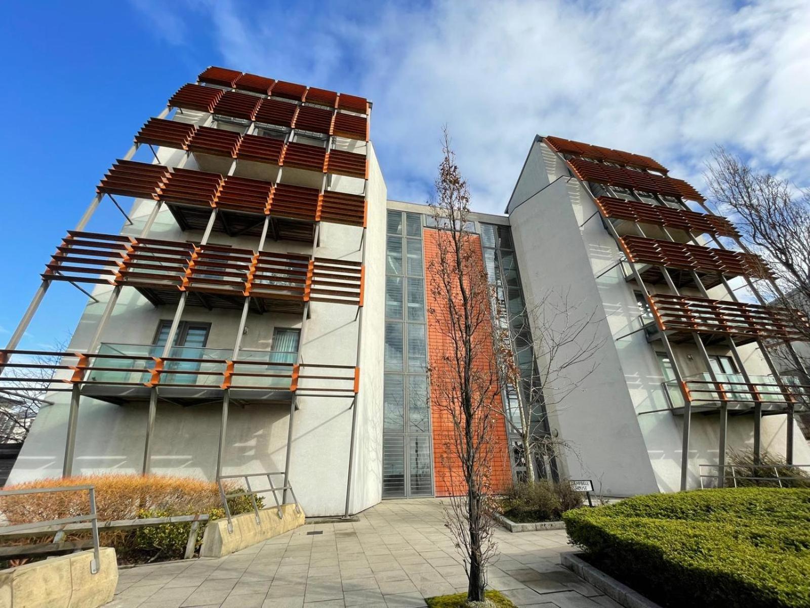Apartment Flat With Free Secure Parking