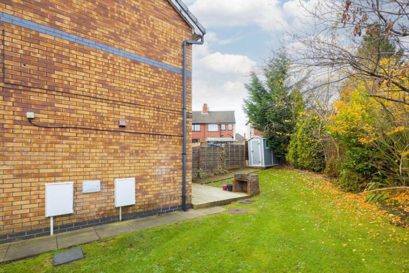 Holiday home Unique 2 Bed Sleeping 4 People With Driveway Located In Bolton - Whiteoak Manchester