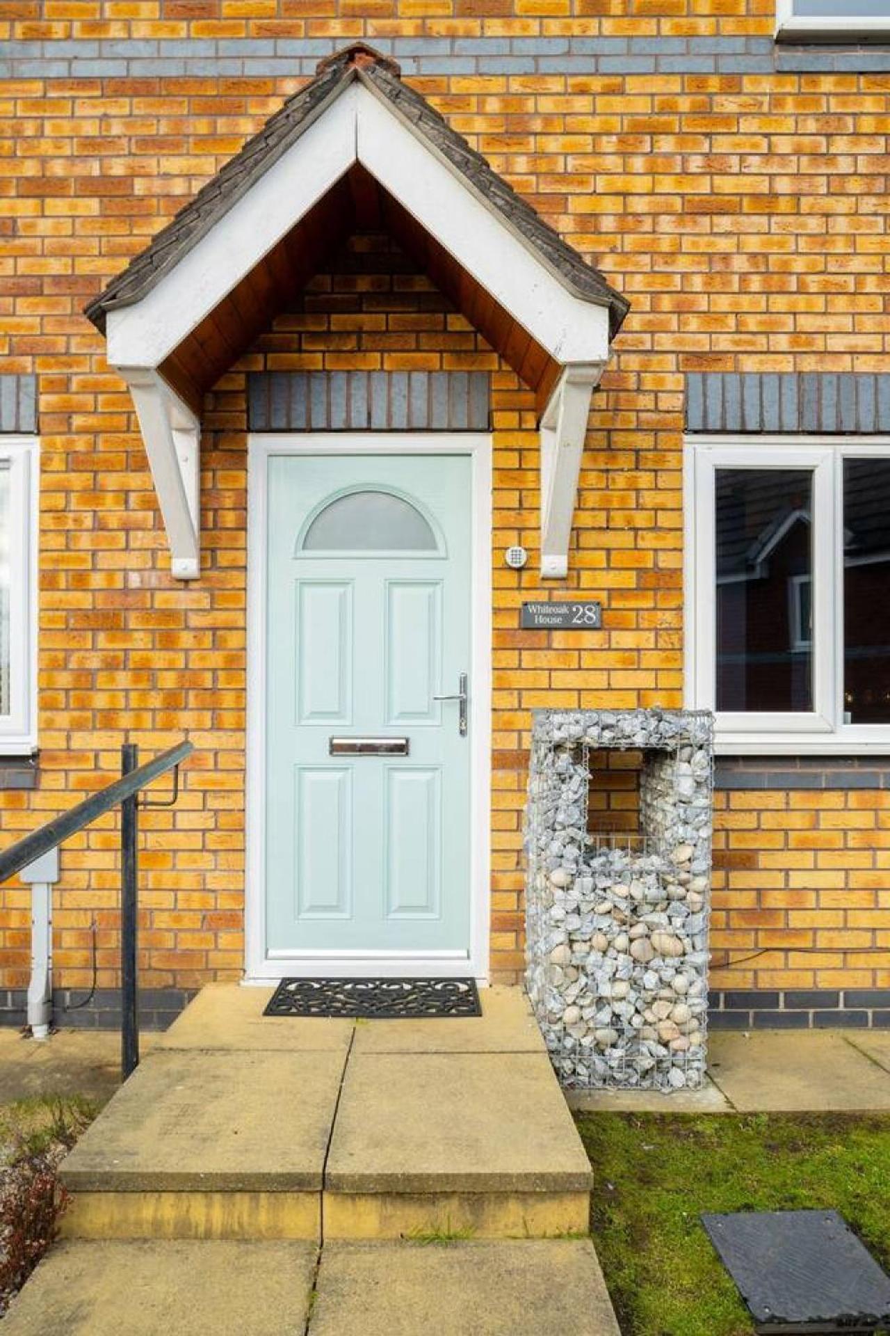 Holiday home Unique 2 Bed Sleeping 4 People With Driveway Located In Bolton - Whiteoak