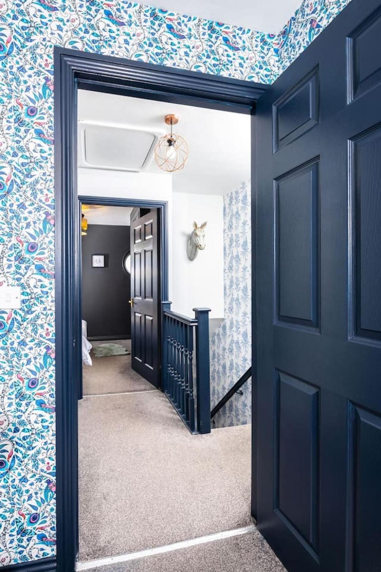 Holiday home Unique 2 Bed Sleeping 4 People With Driveway Located In Bolton - Whiteoak *
