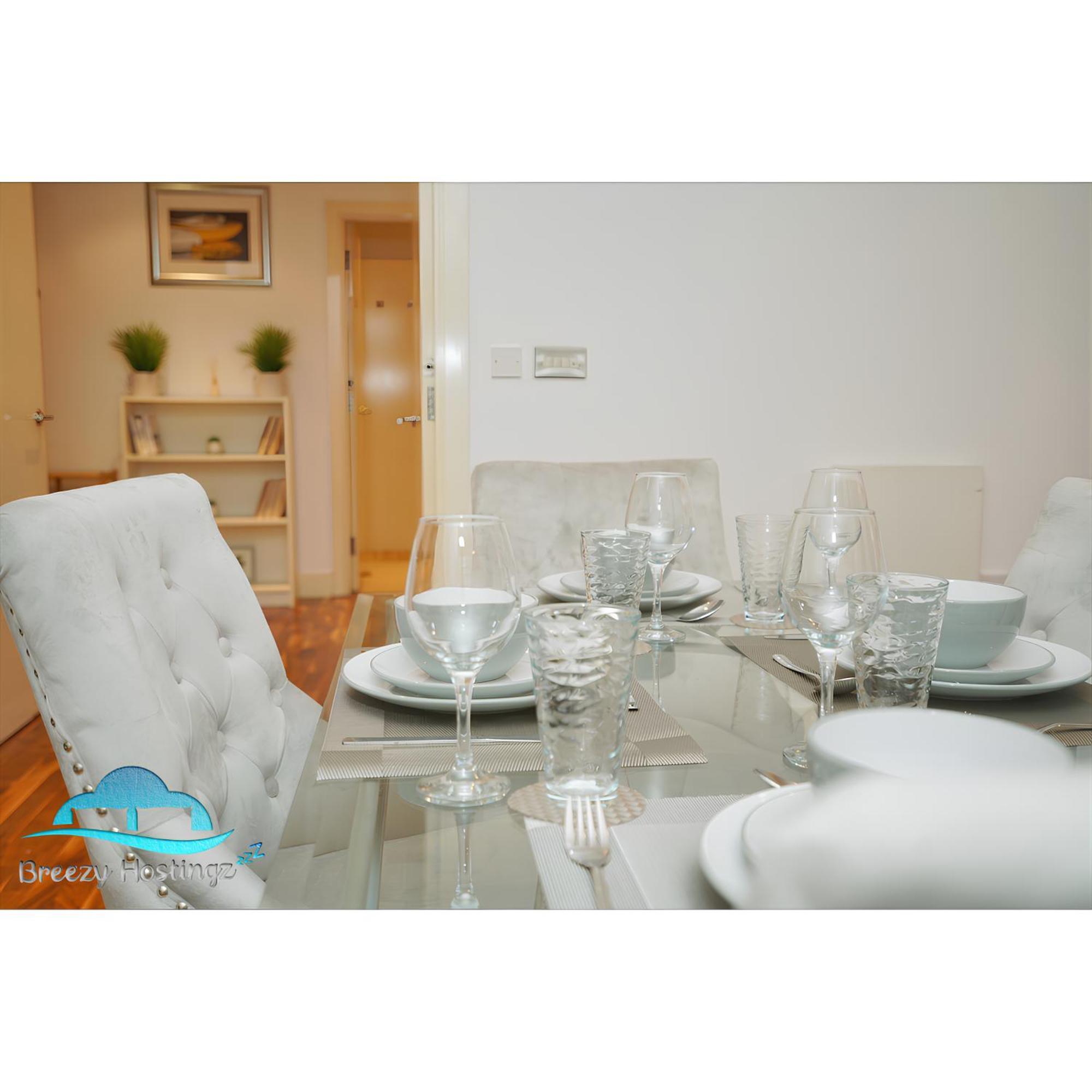 Spacious Centre Apartment *