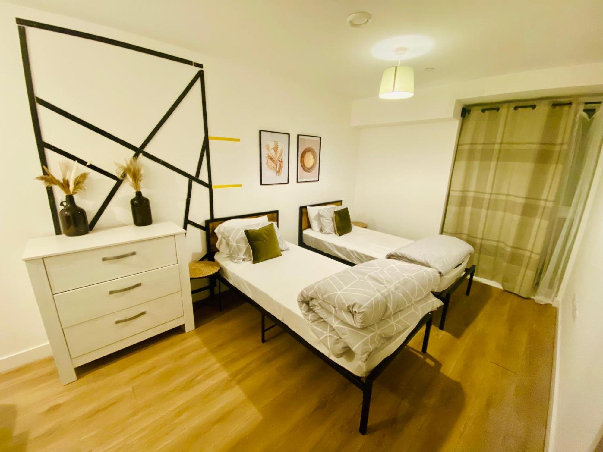 1 Big Stunning Bedroom In An Central To Piccadilly, Mancity Stadium, And Coop Live