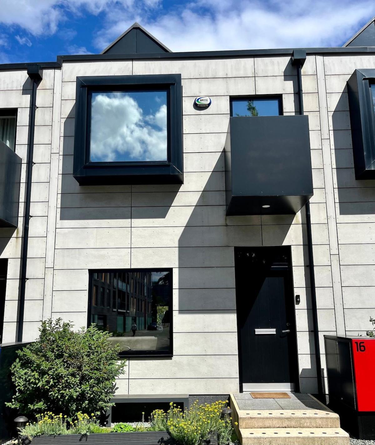 Townhouse, Free Parking, Close To Ao Arena