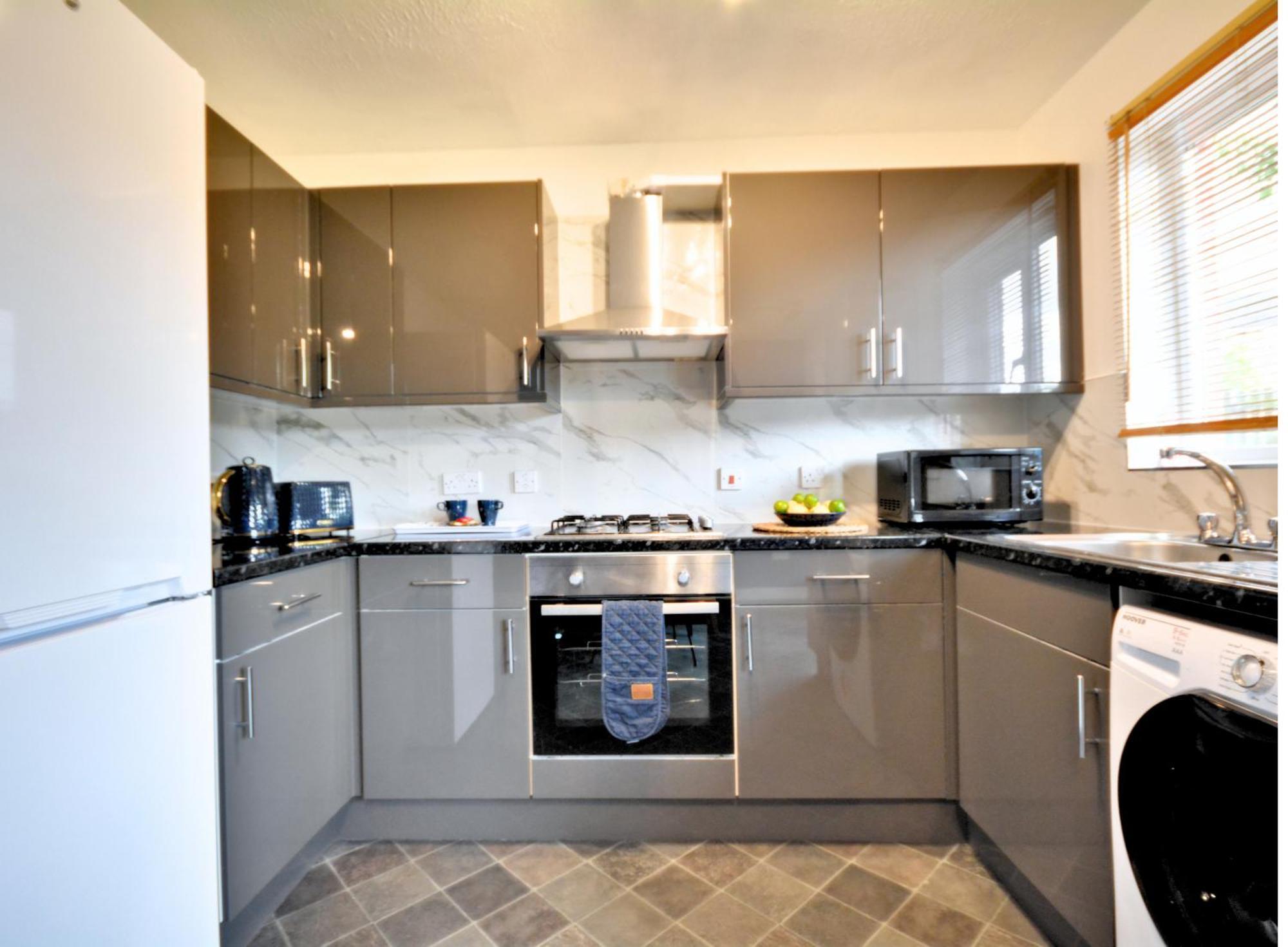 Townhouse By Bevolve - 4 Bedrooms - Free Parking *