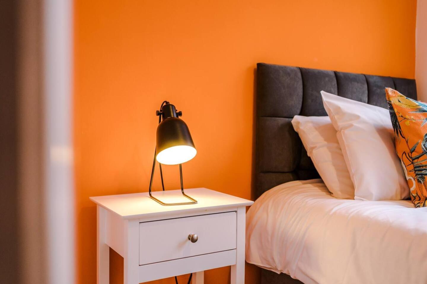 Park Lane Retreat 3br With Driveway Parking Vakantiehuis Manchester