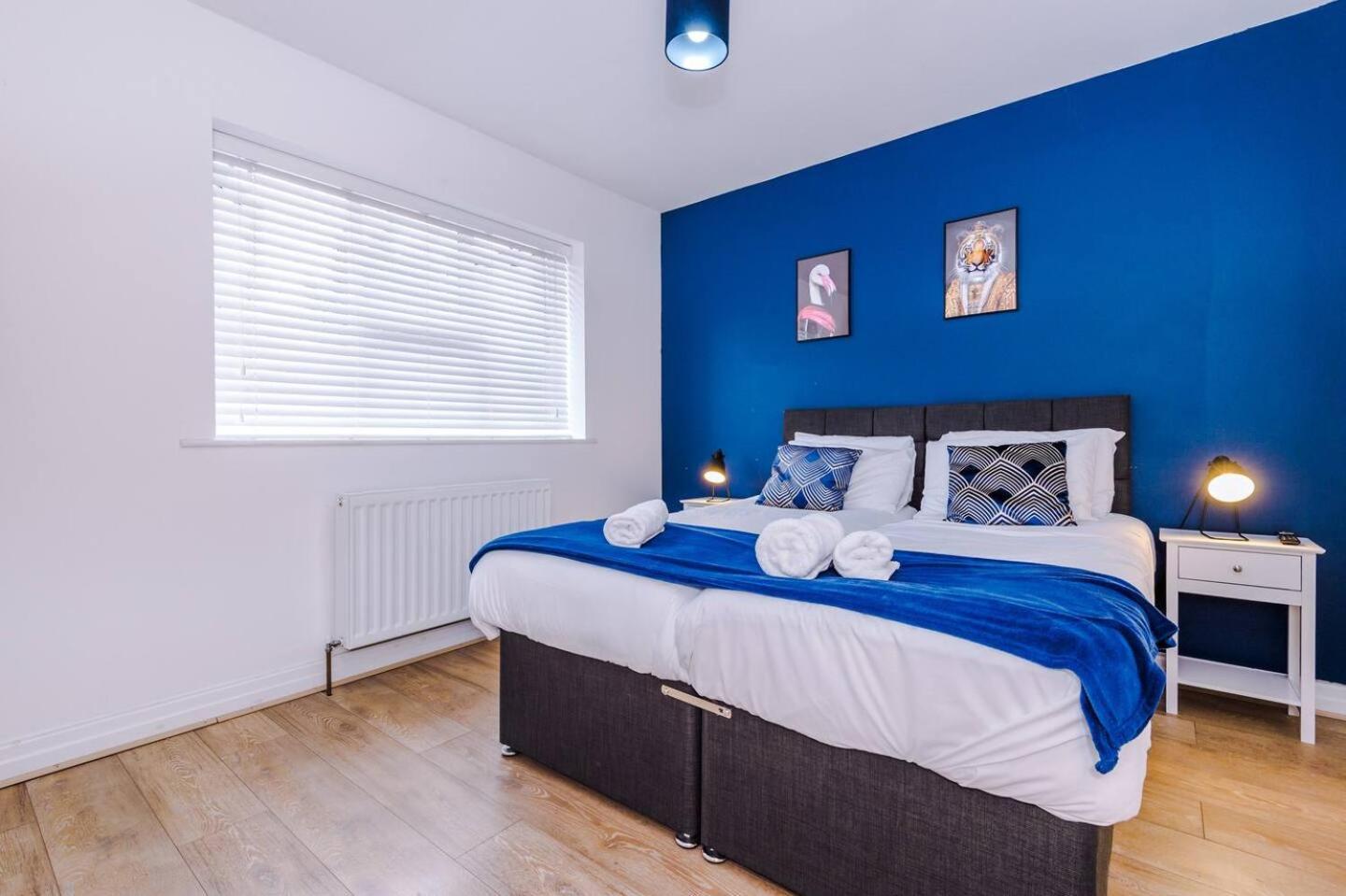 Park Lane Retreat 3br With Driveway Parking Vakantiehuis *