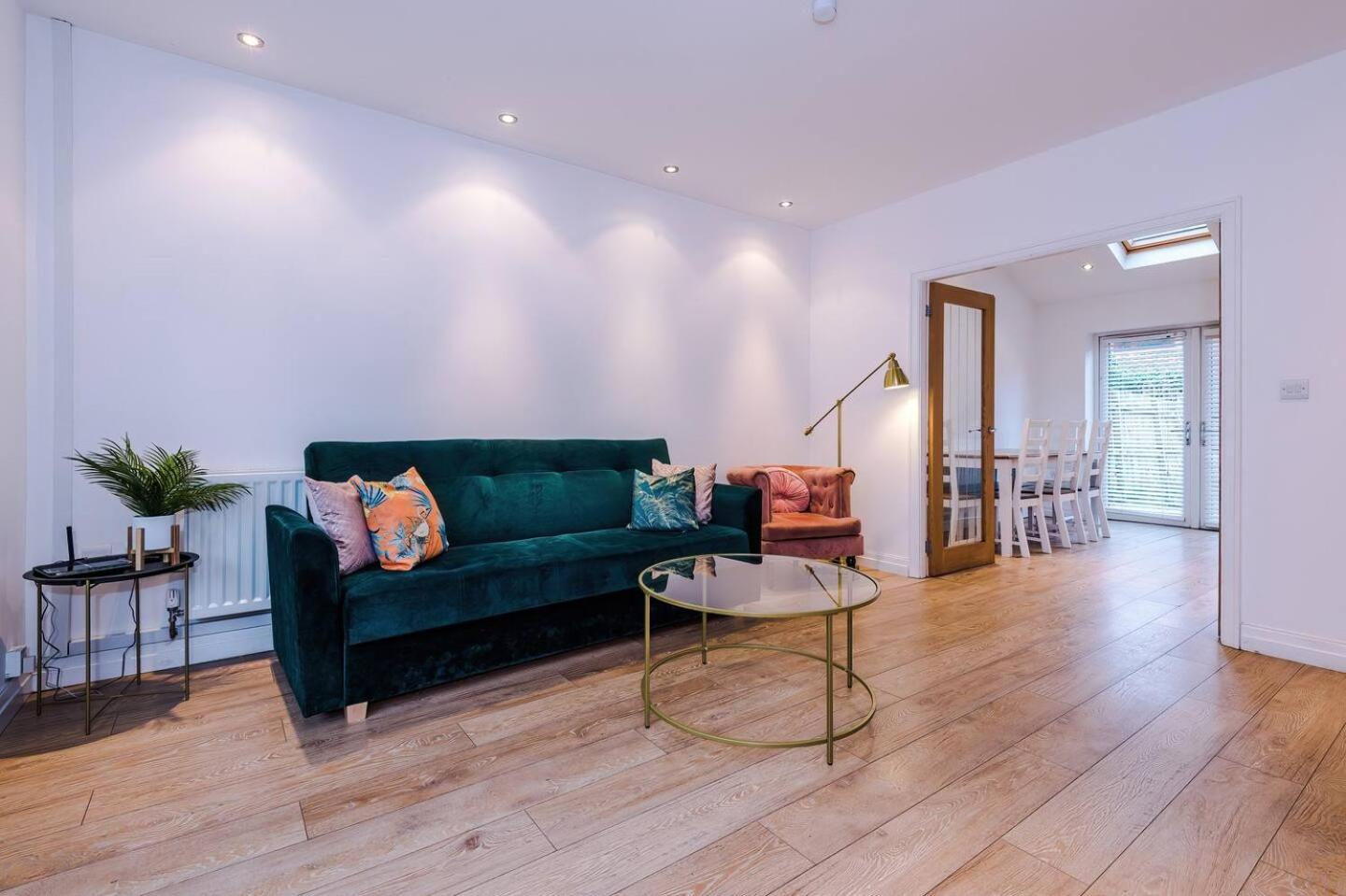 Park Lane Retreat 3br With Driveway Parking