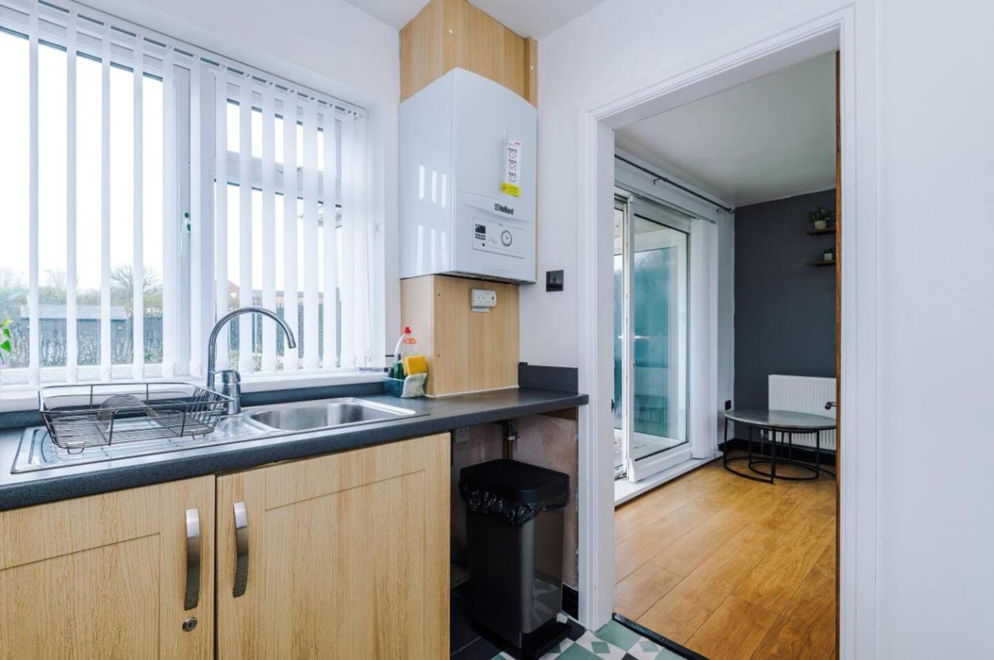 Hideaway Cozy 3br With Free Parking *