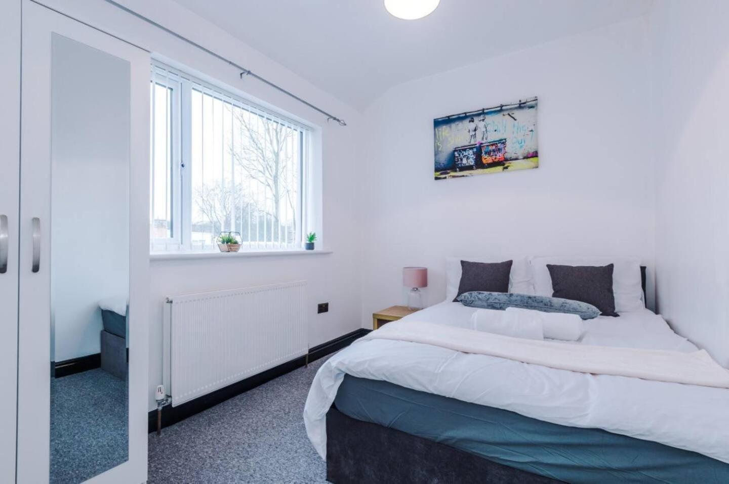 Hideaway Cozy 3br With Free Parking * Manchester